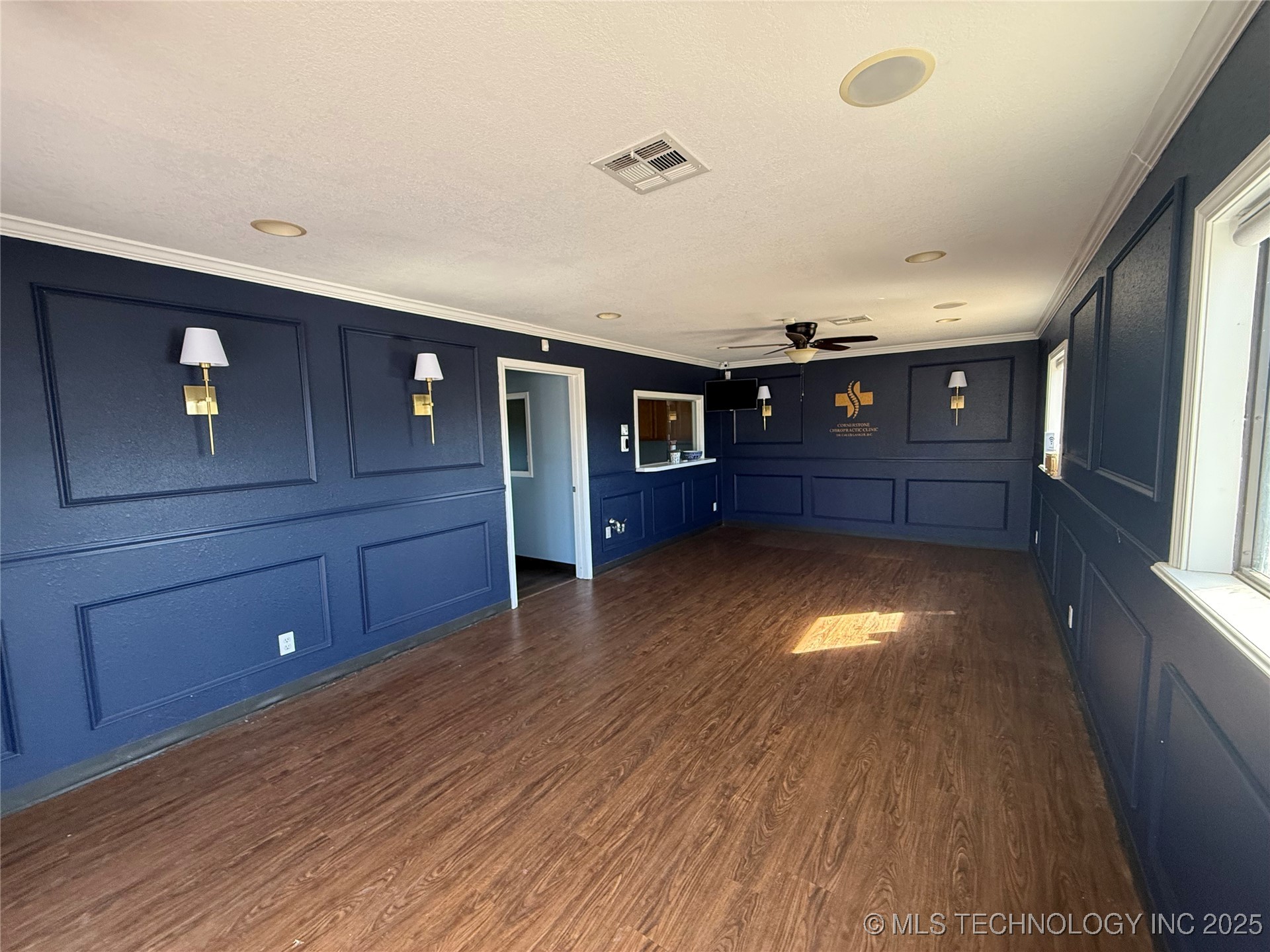 1002 E Cherry Property Photo 7