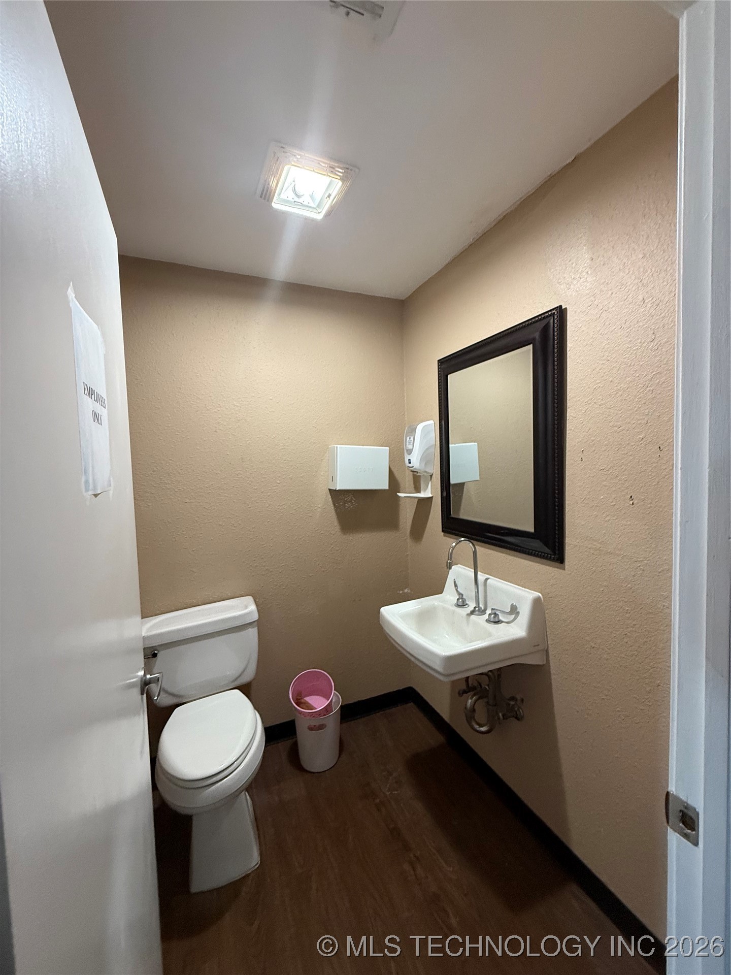 1002 E Cherry Property Photo 8