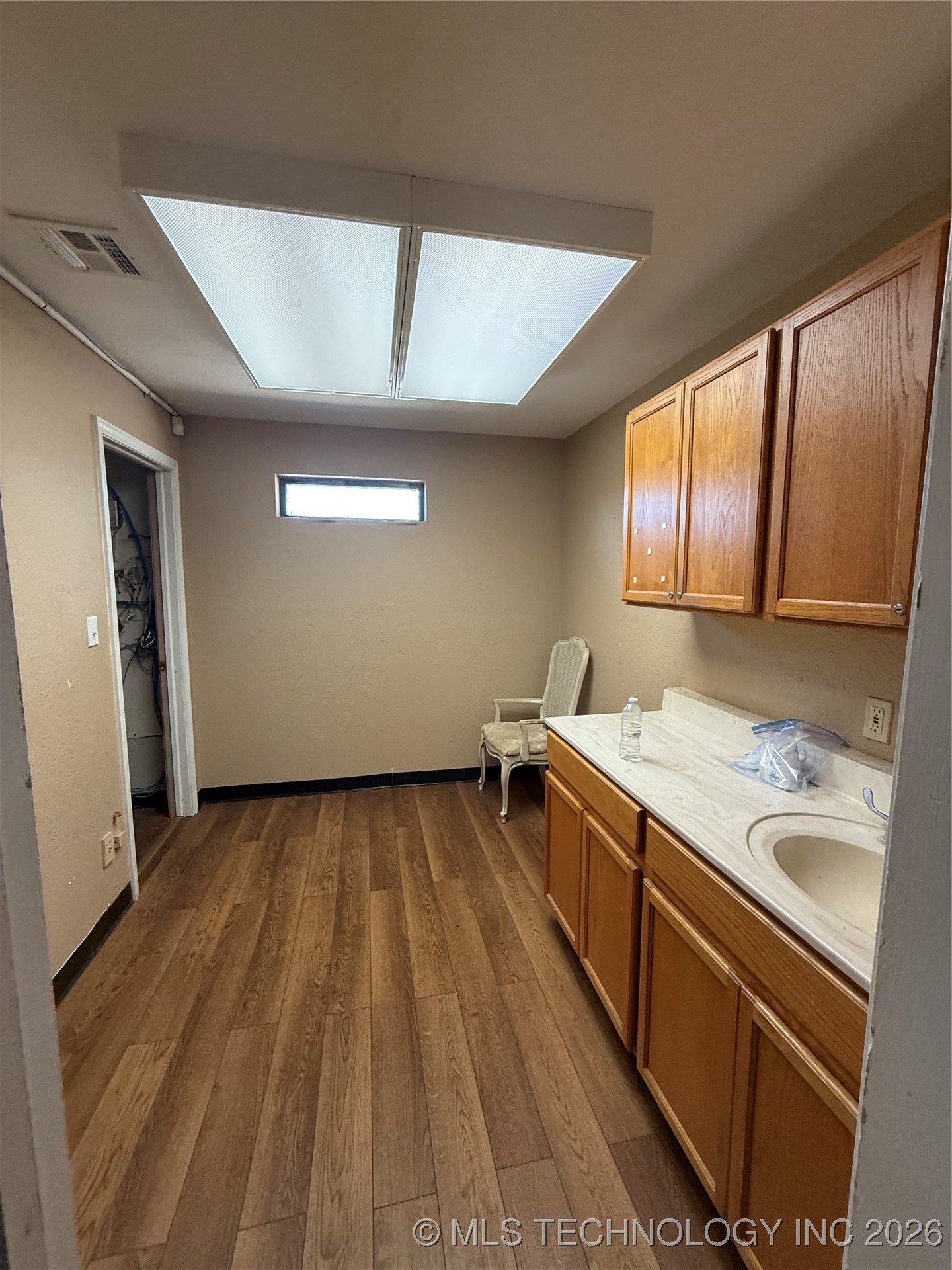 1002 E Cherry Property Photo 9