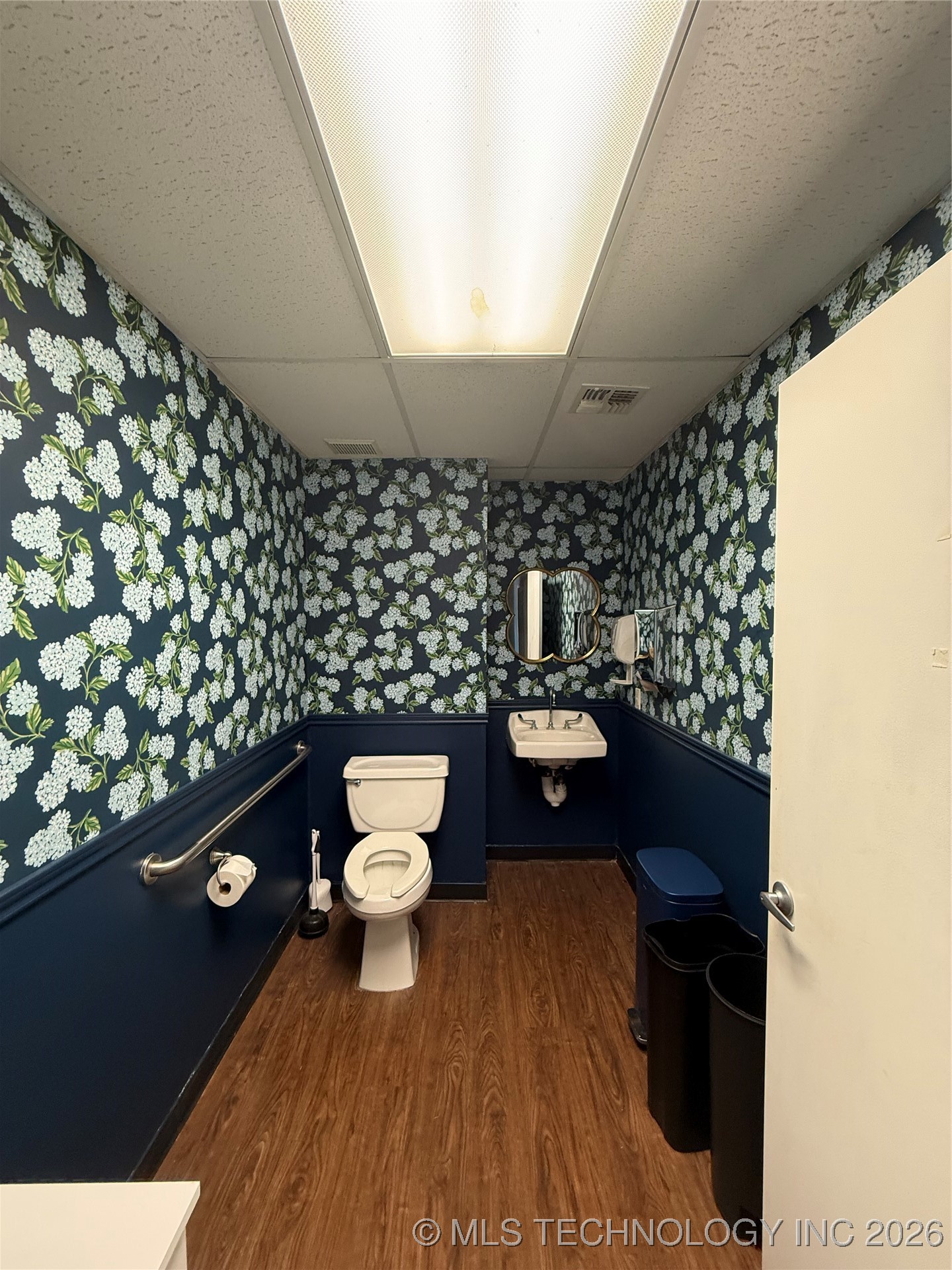 1002 E Cherry Property Photo 10