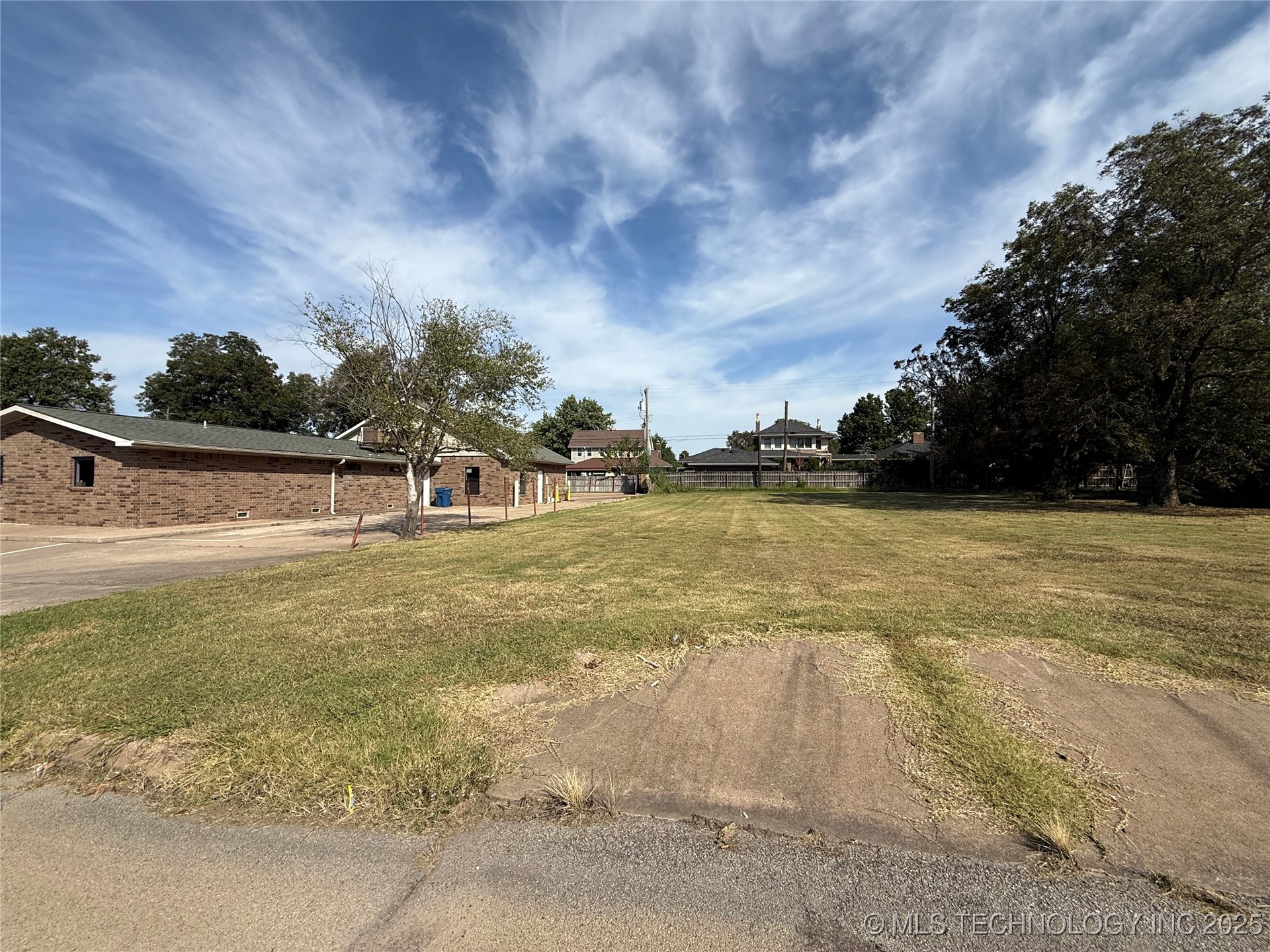 1002 E Cherry Property Photo 22