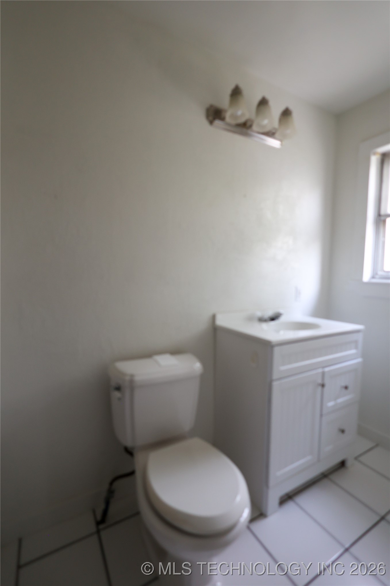 1017 W 15th Property Photo 7