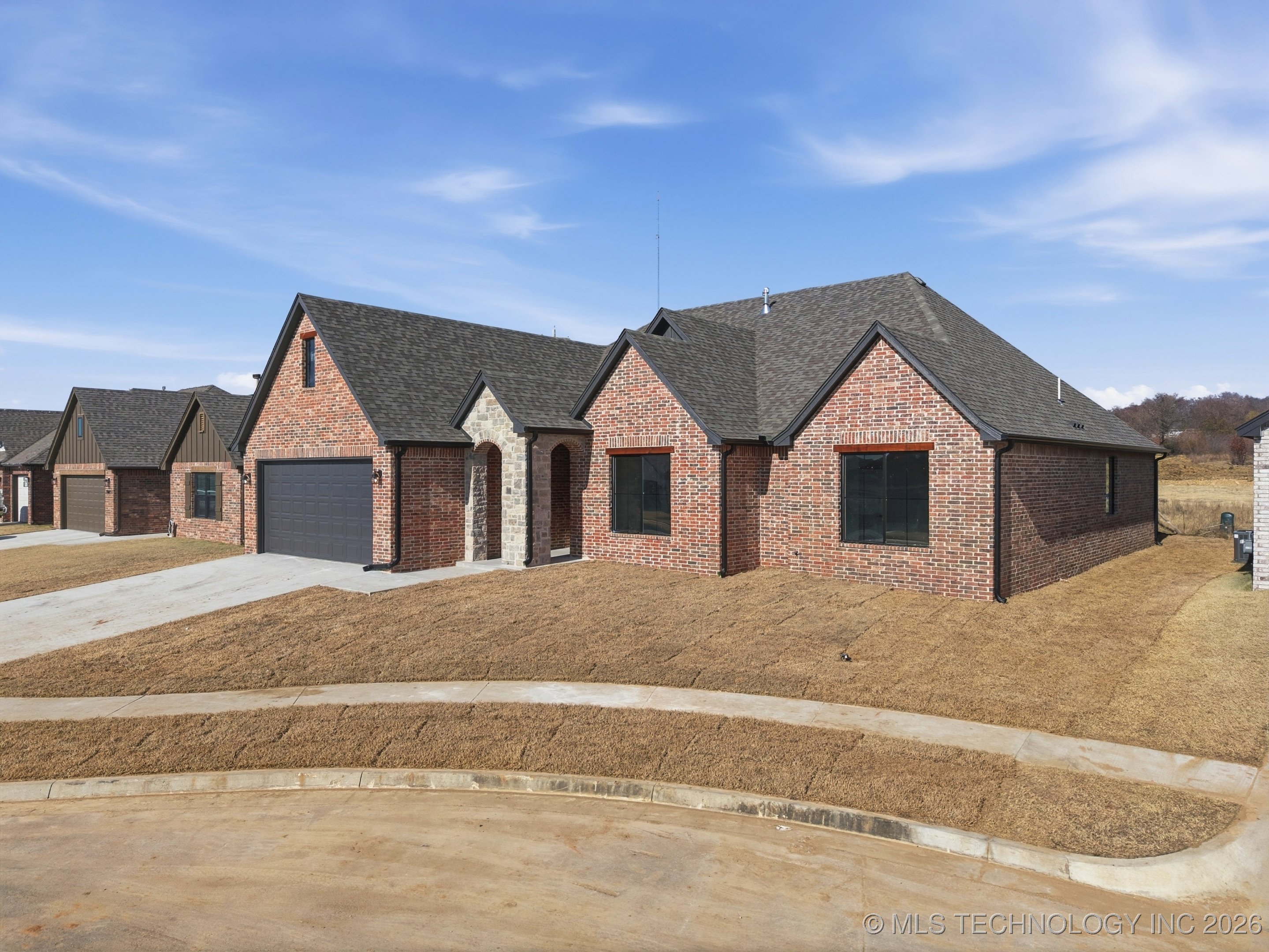 28019 E 107th Street S Property Photo 2