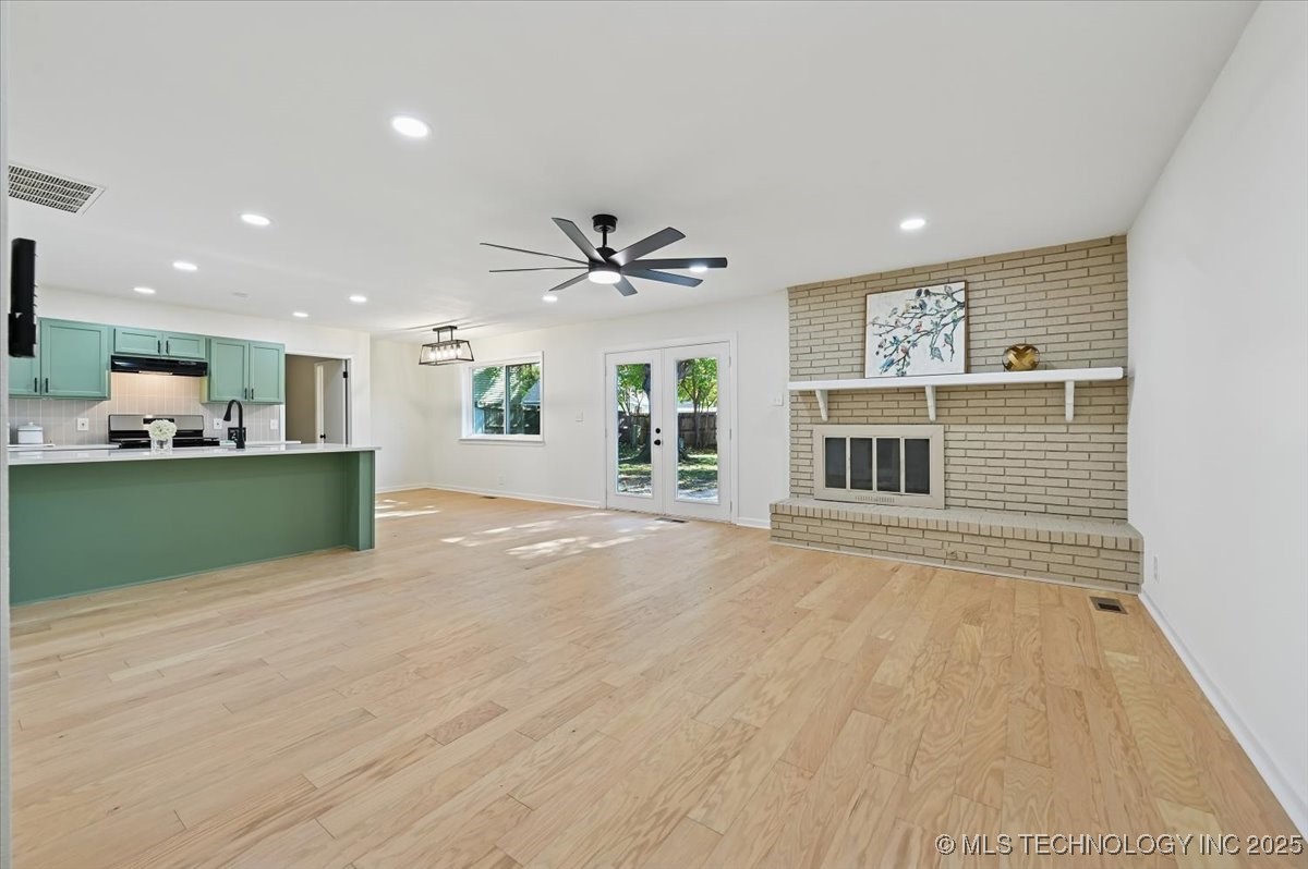 5822 E 47th Street Property Photo 5