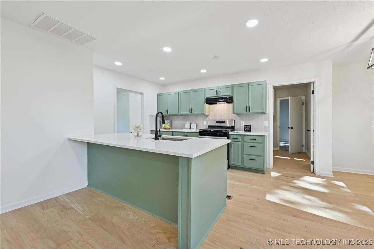 5822 E 47th Street Property Photo 9