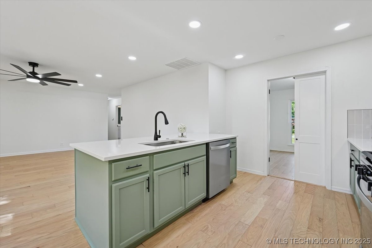 5822 E 47th Street Property Photo 11