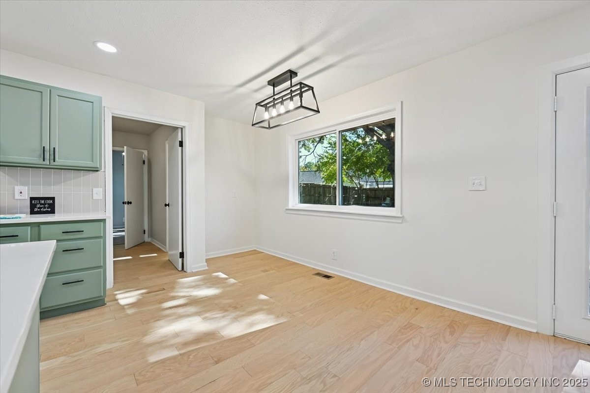 5822 E 47th Street Property Photo 13