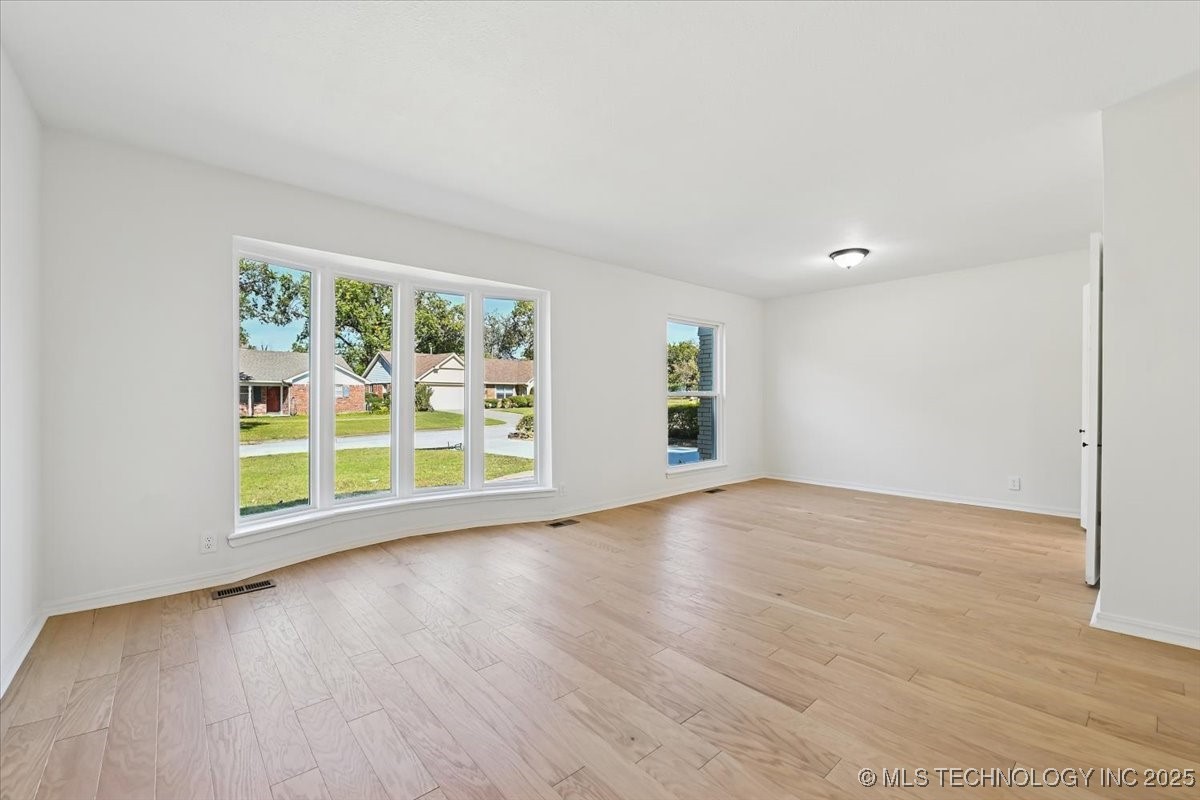 5822 E 47th Street Property Photo 15