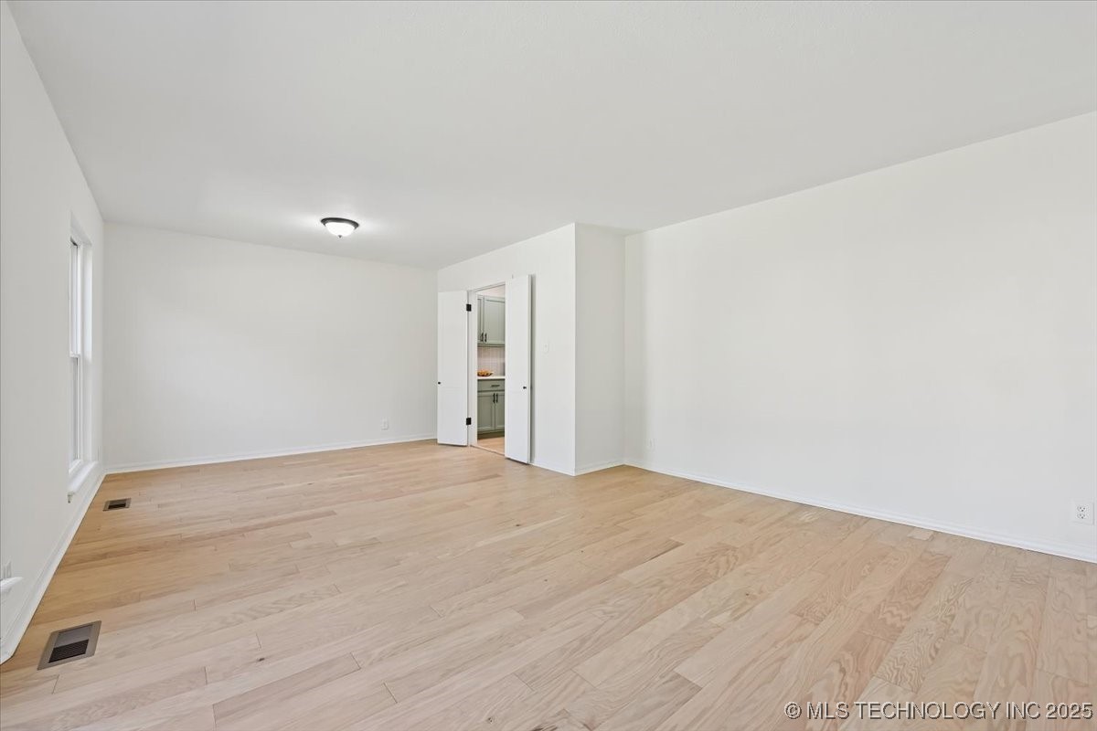 5822 E 47th Street Property Photo 16