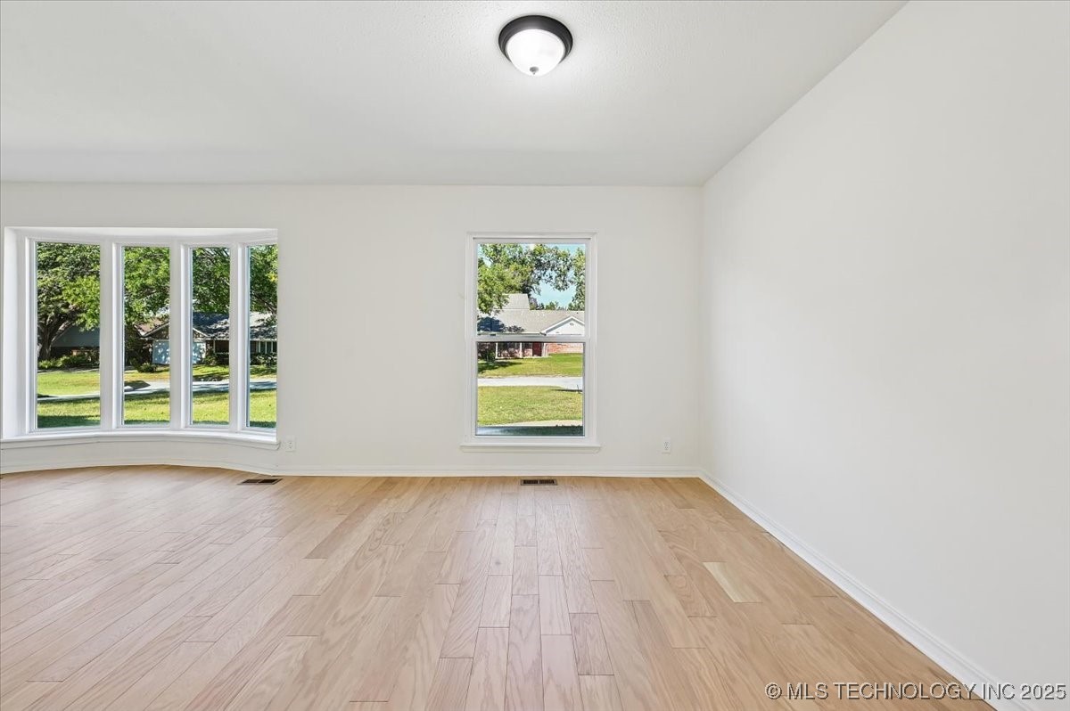 5822 E 47th Street Property Photo 19