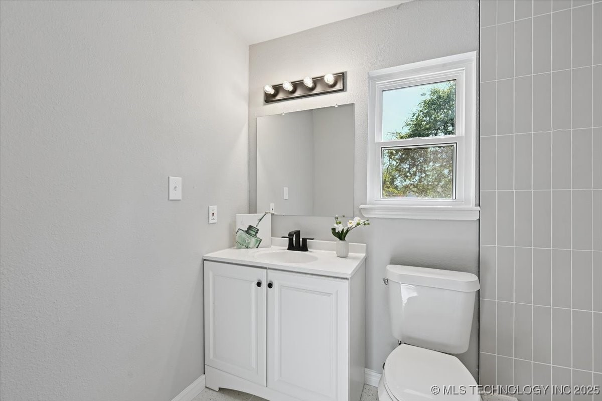 5822 E 47th Street Property Photo 24