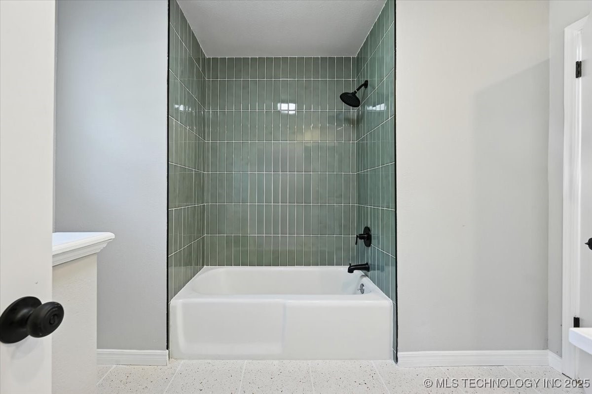 5822 E 47th Street Property Photo 29