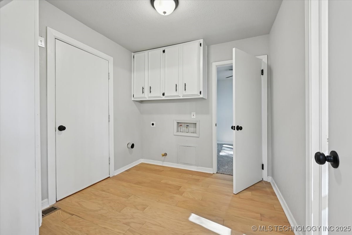 5822 E 47th Street Property Photo 32