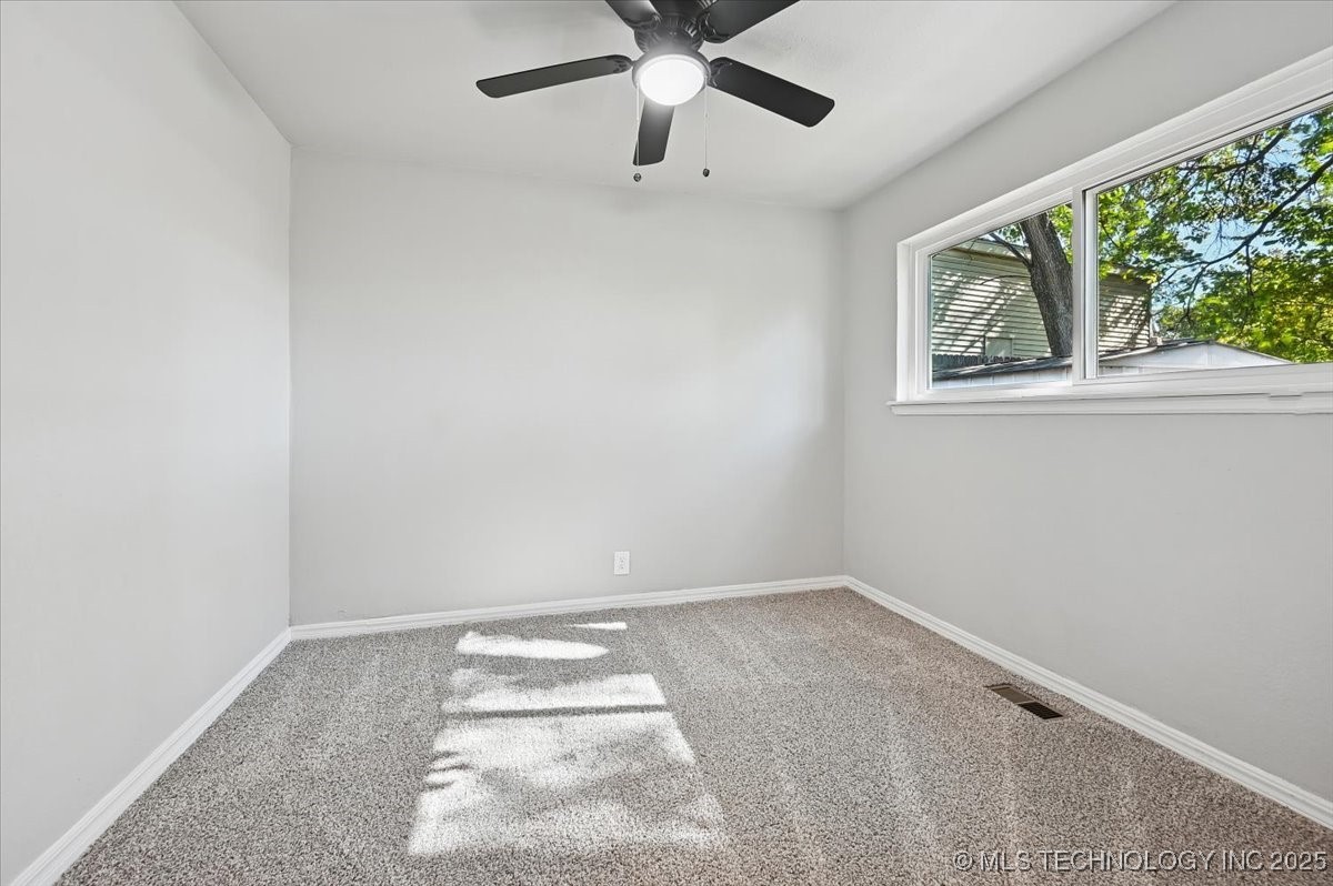 5822 E 47th Street Property Photo 33