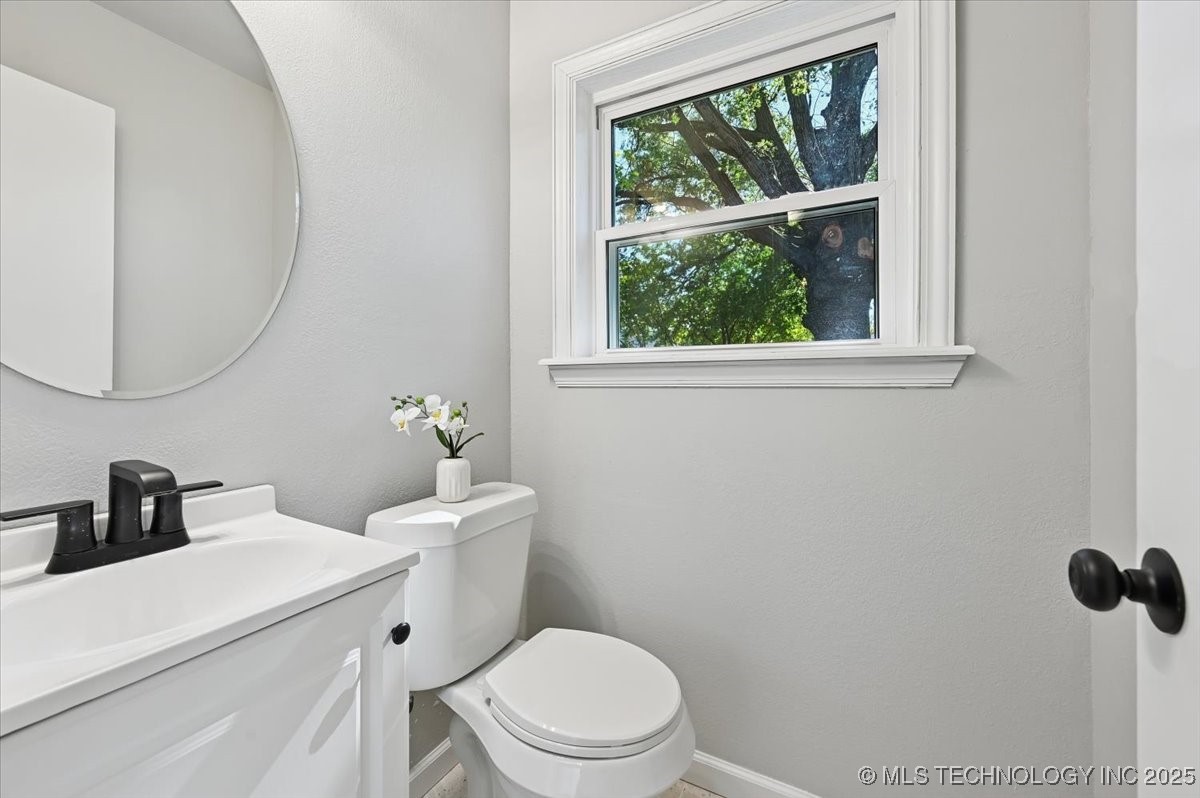 5822 E 47th Street Property Photo 35