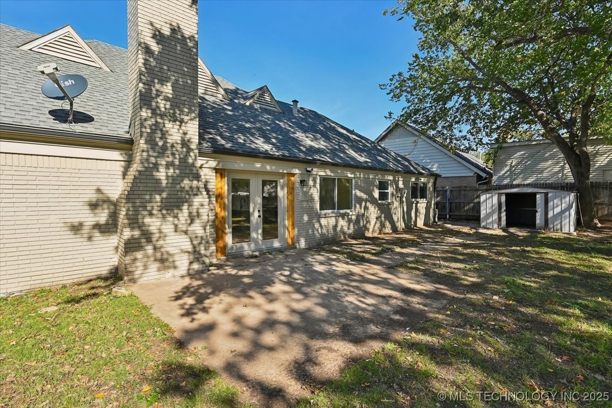 5822 E 47th Street Property Photo 38