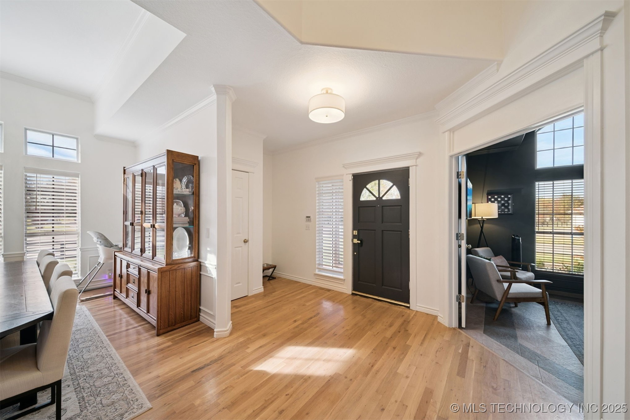 305 N Forest Ridge Boulevard Property Photo 4