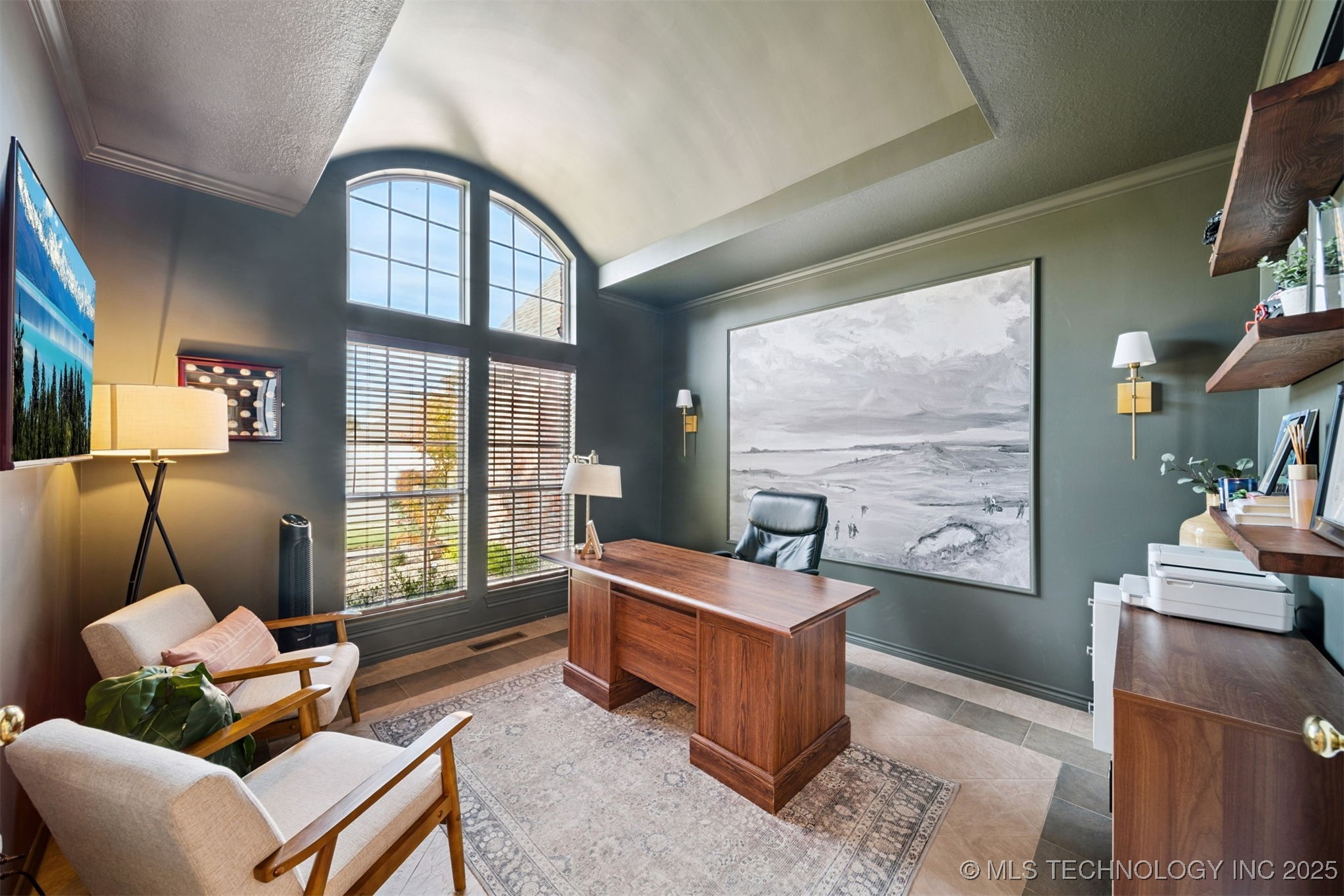 305 N Forest Ridge Boulevard Property Photo 5