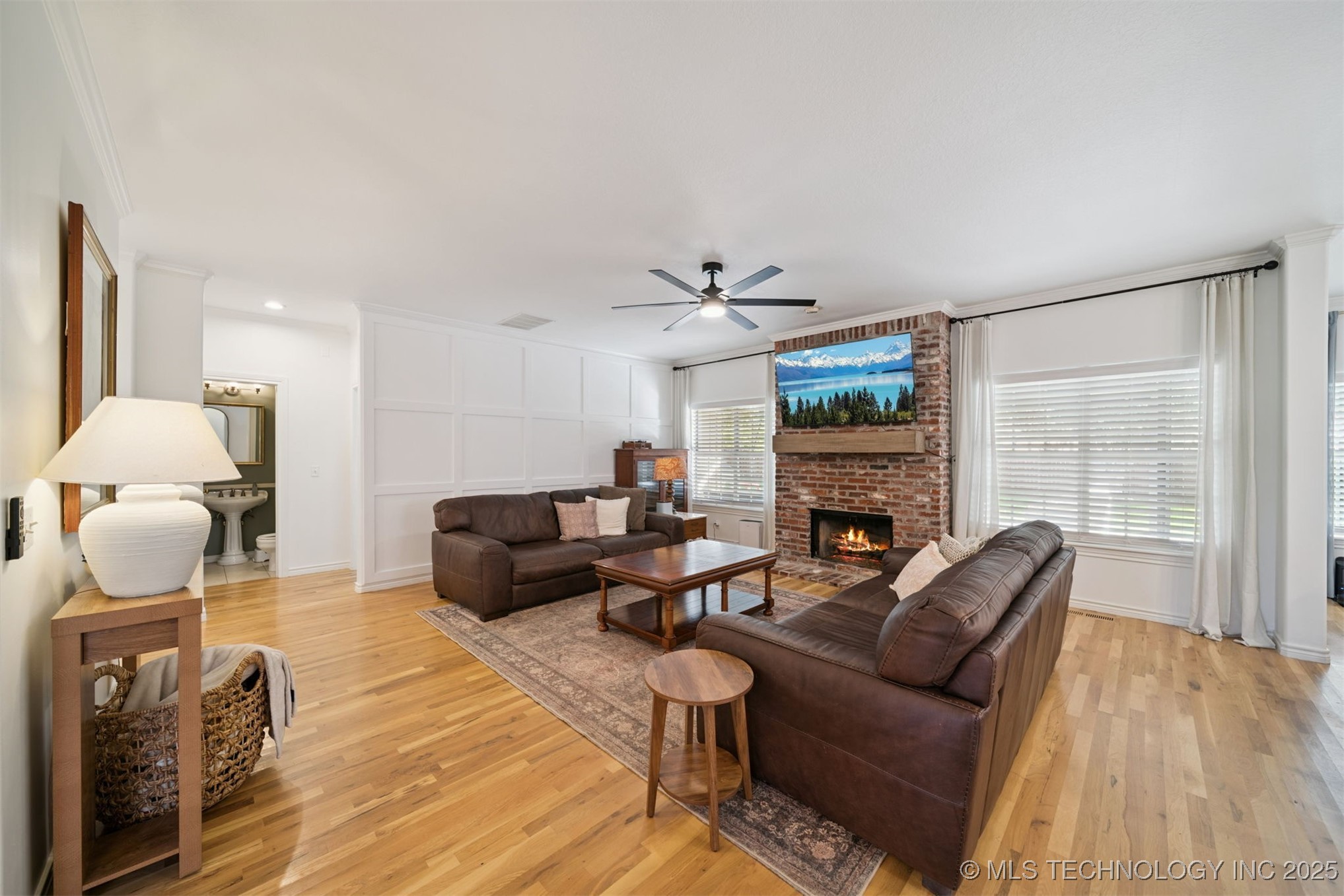 305 N Forest Ridge Boulevard Property Photo 7