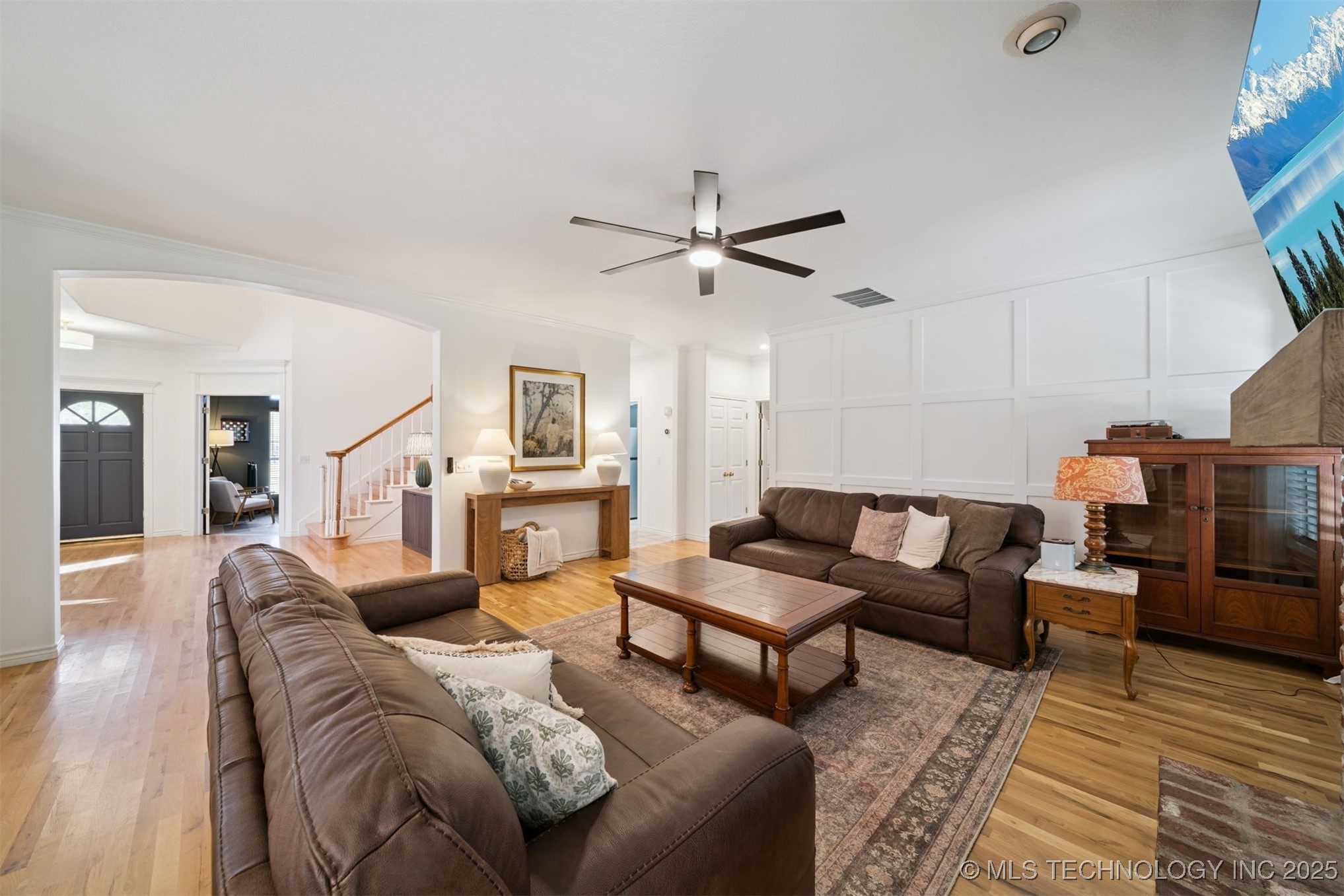 305 N Forest Ridge Boulevard Property Photo 9