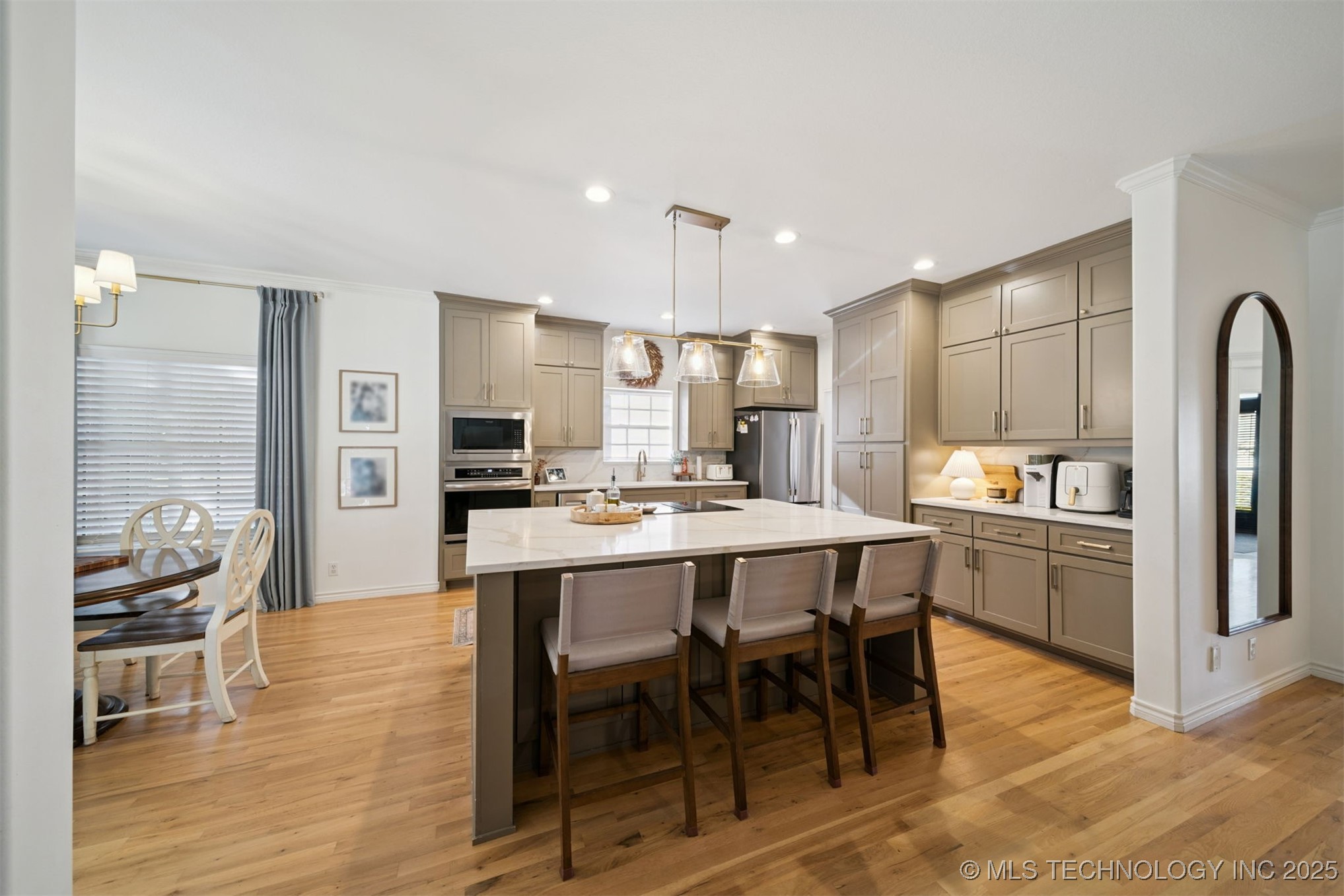 305 N Forest Ridge Boulevard Property Photo 13