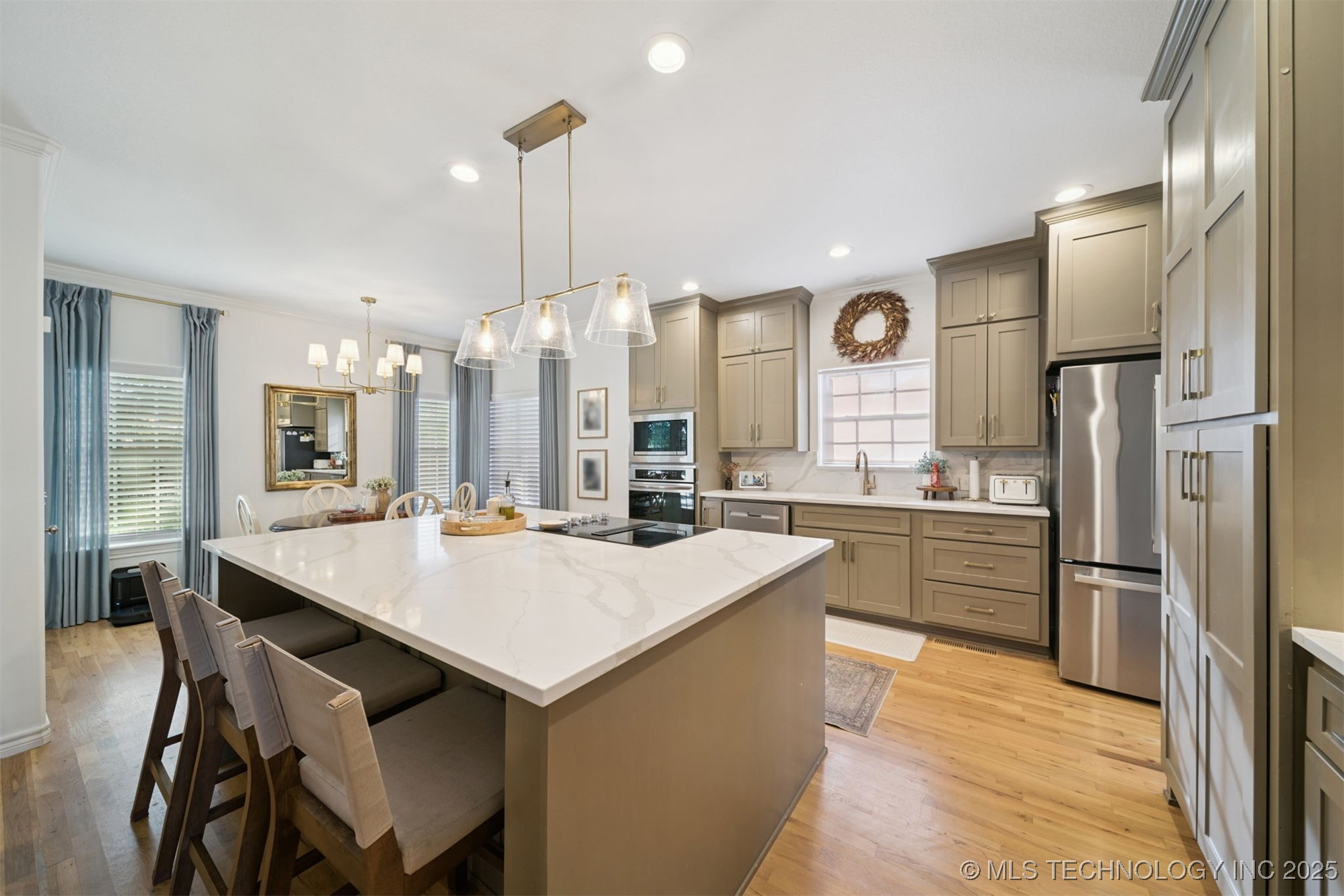 305 N Forest Ridge Boulevard Property Photo 15