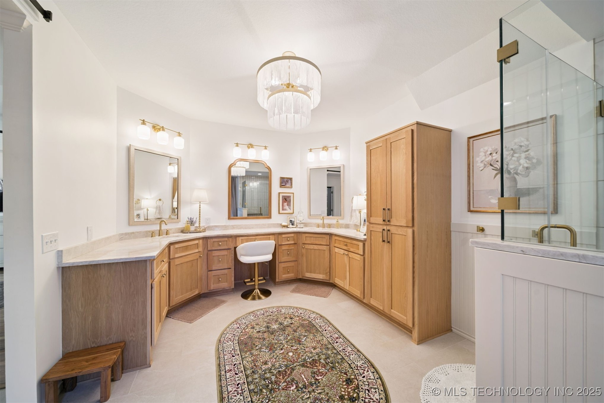 305 N Forest Ridge Boulevard Property Photo 19