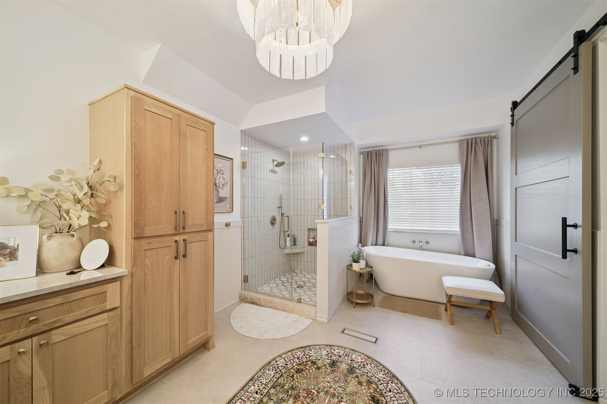 305 N Forest Ridge Boulevard Property Photo 21