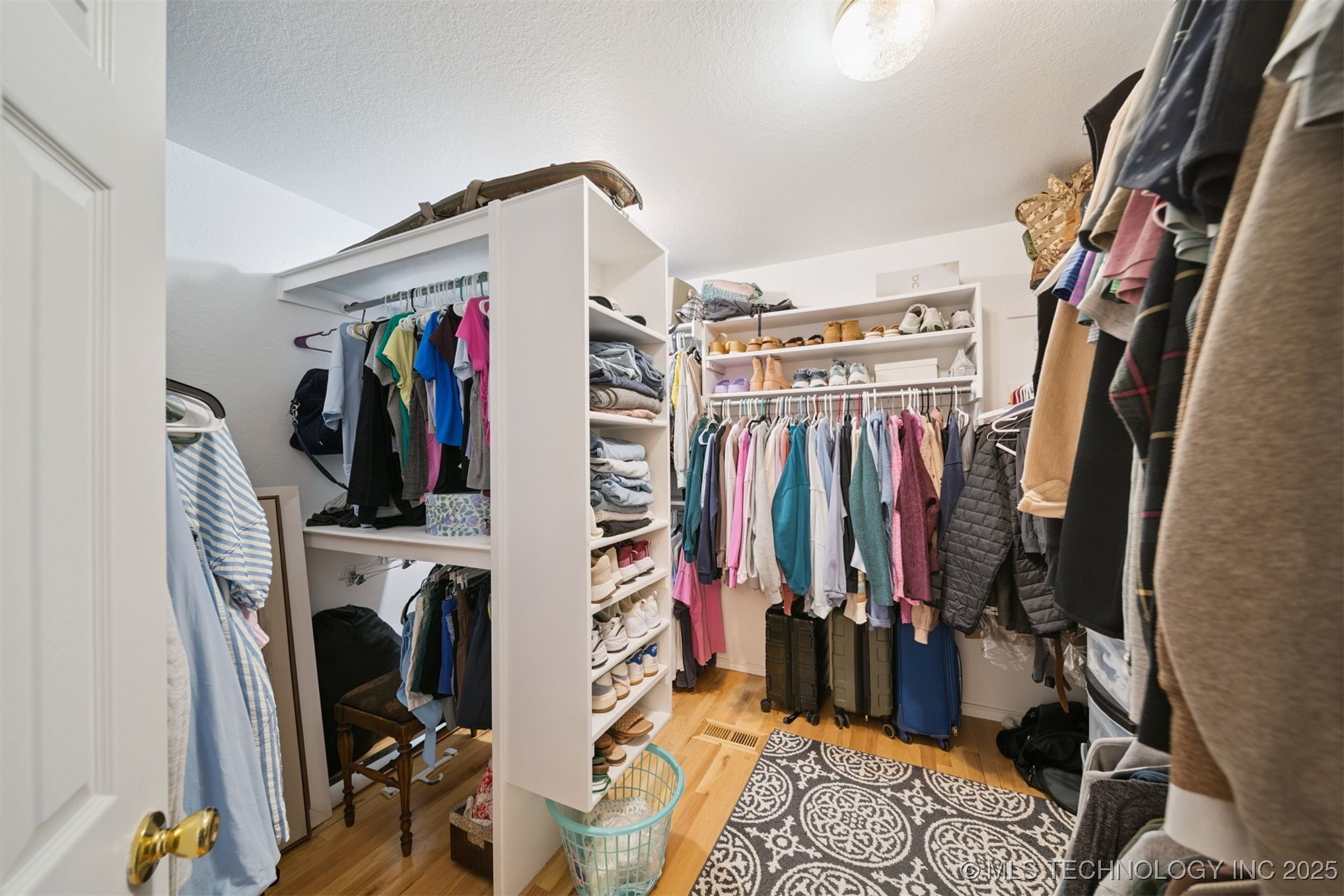 305 N Forest Ridge Boulevard Property Photo 24