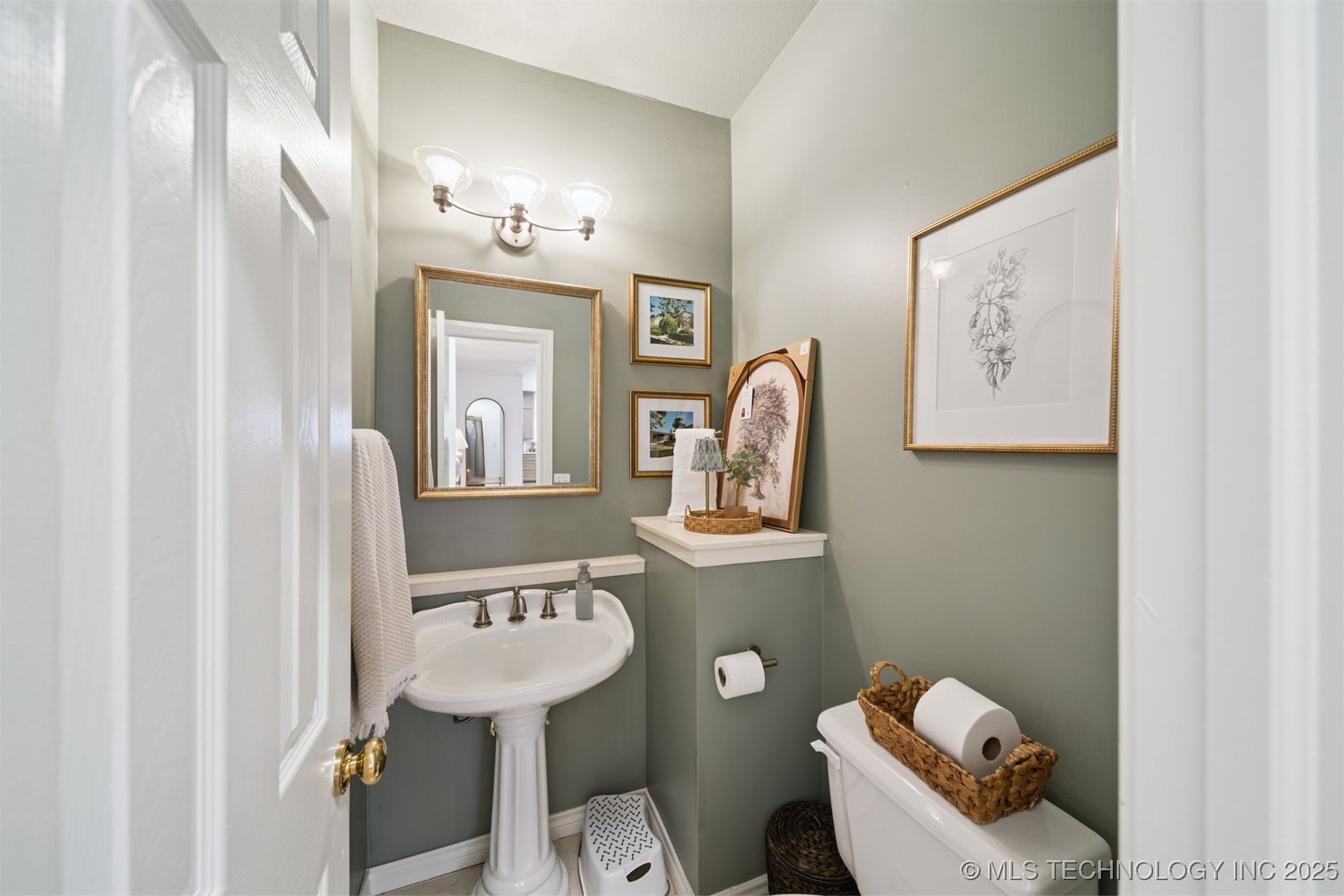 305 N Forest Ridge Boulevard Property Photo 25