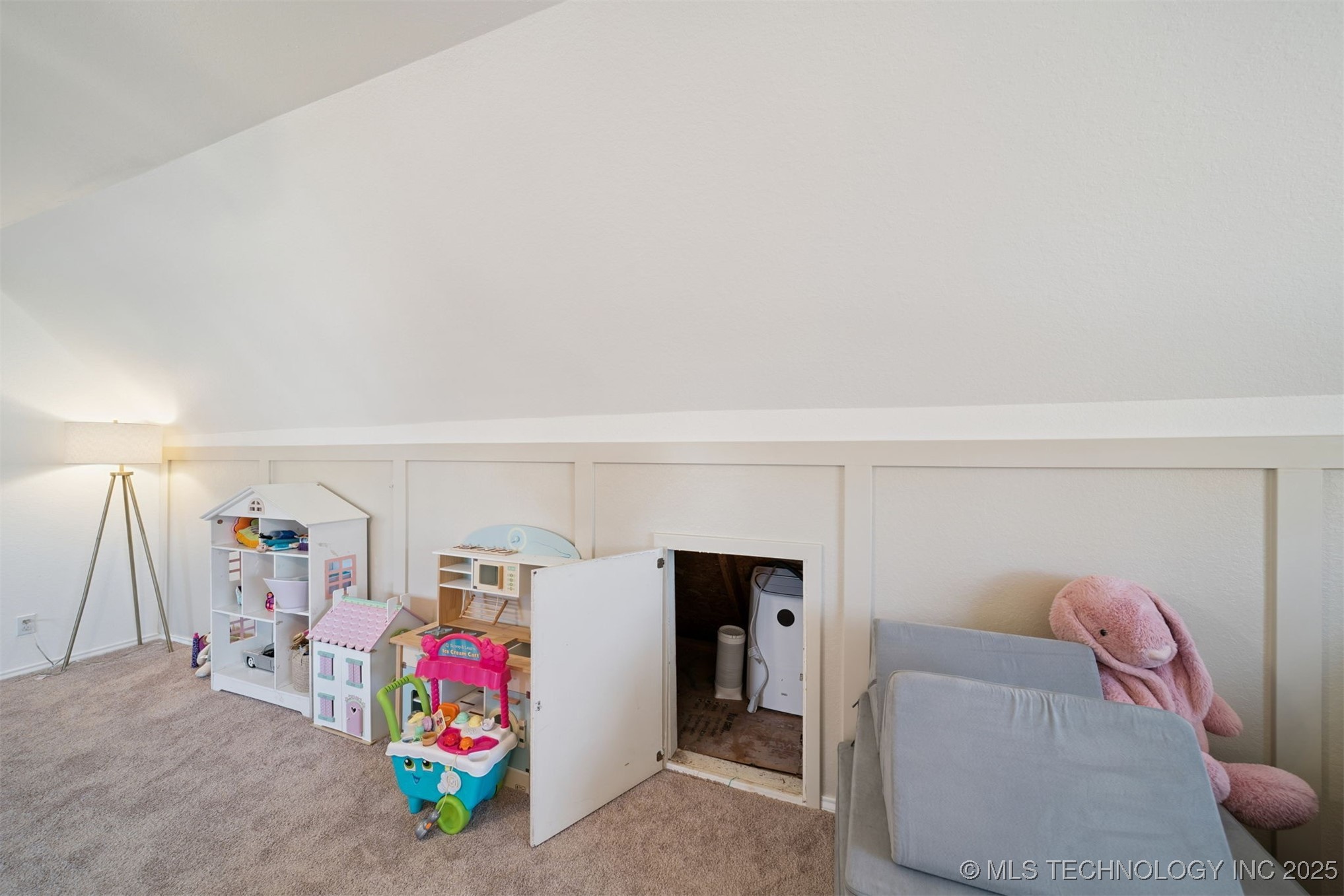 305 N Forest Ridge Boulevard Property Photo 32