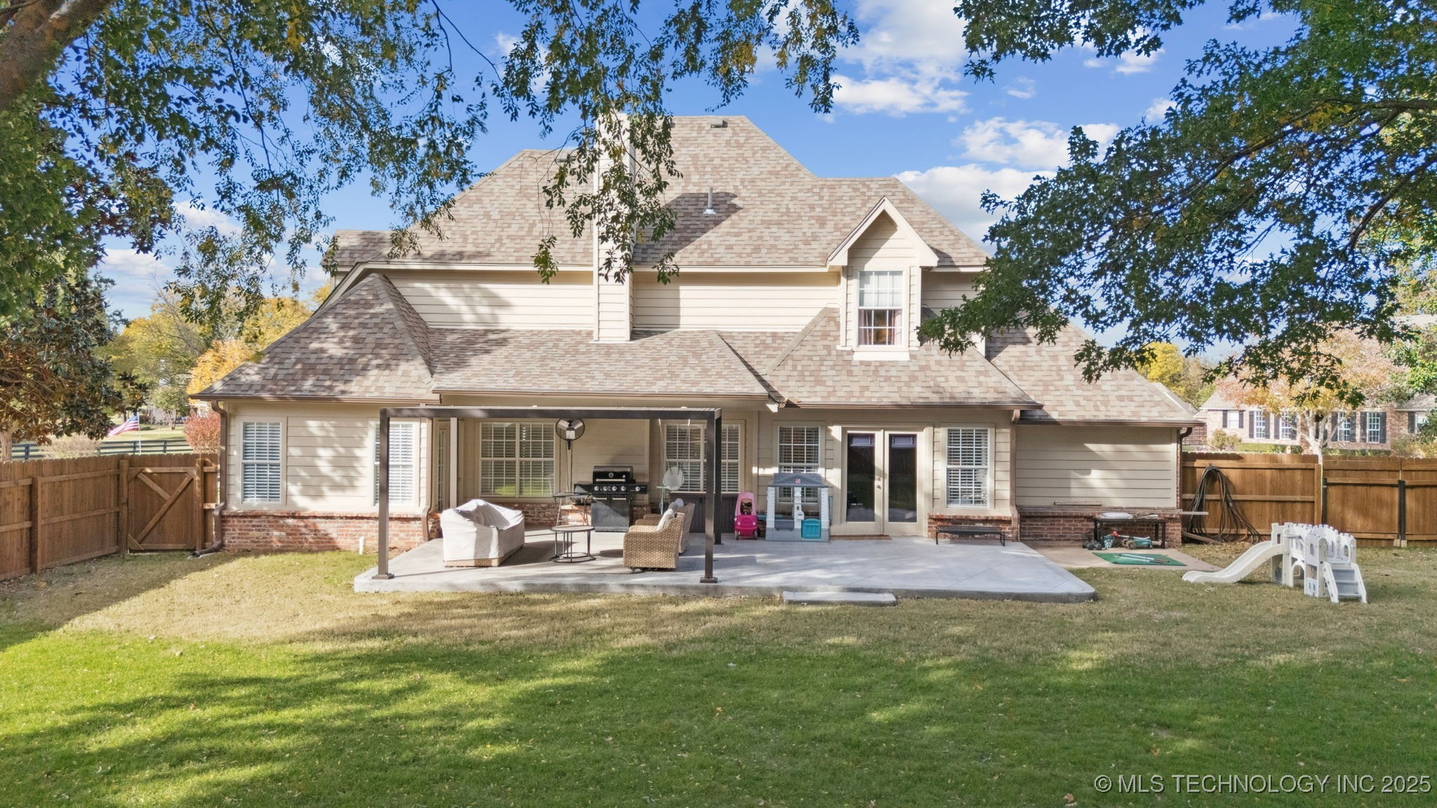 305 N Forest Ridge Boulevard Property Photo 42