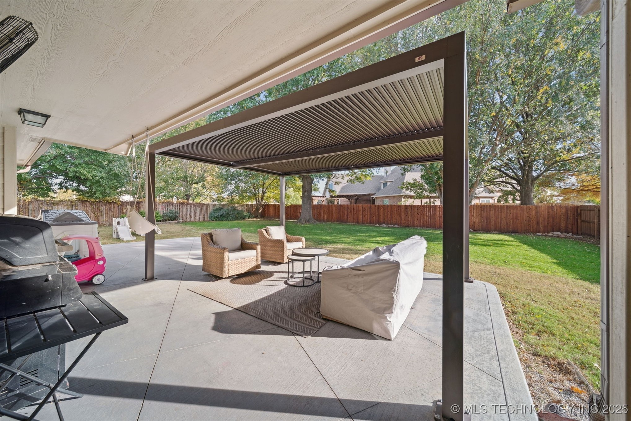 305 N Forest Ridge Boulevard Property Photo 43