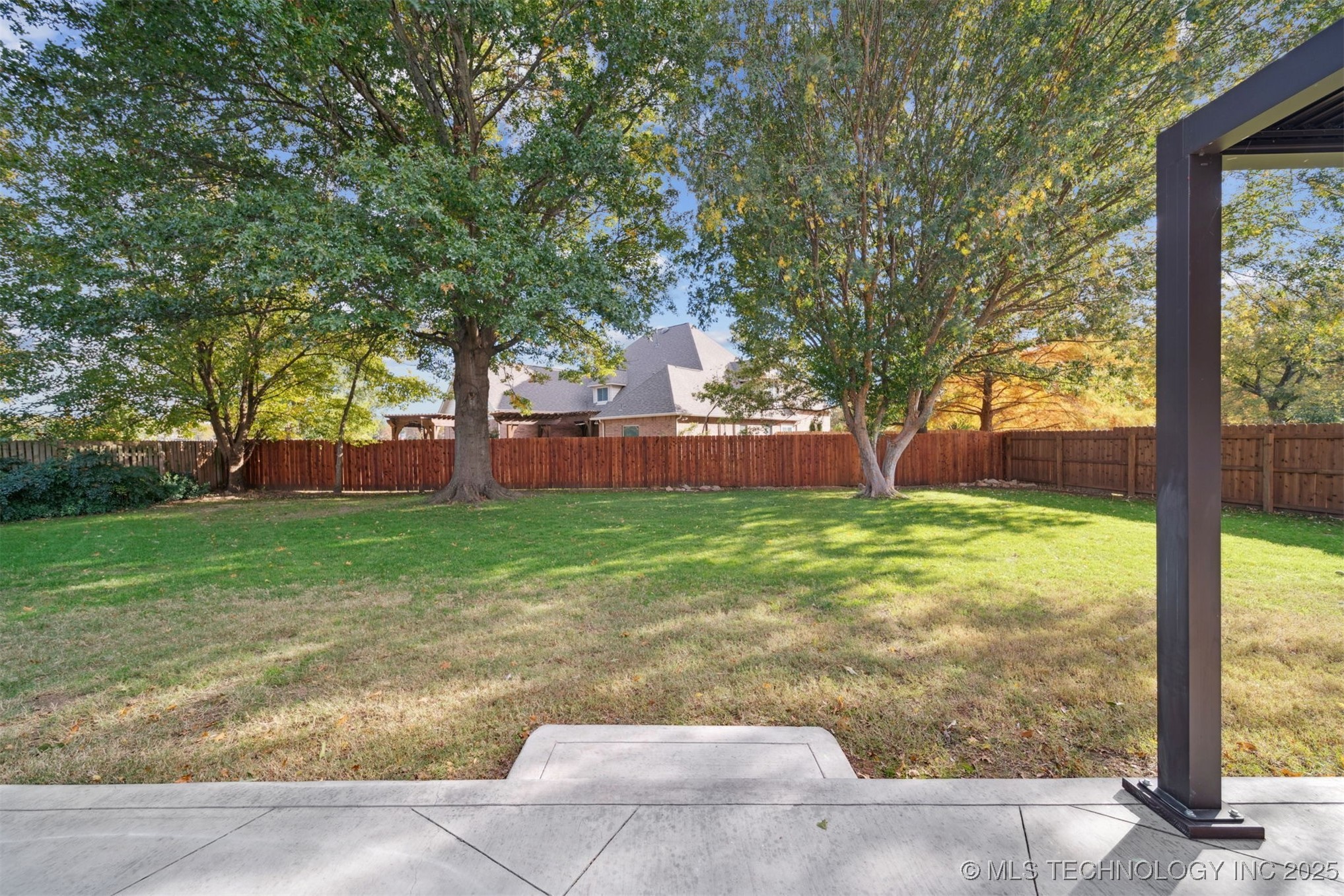 305 N Forest Ridge Boulevard Property Photo 44