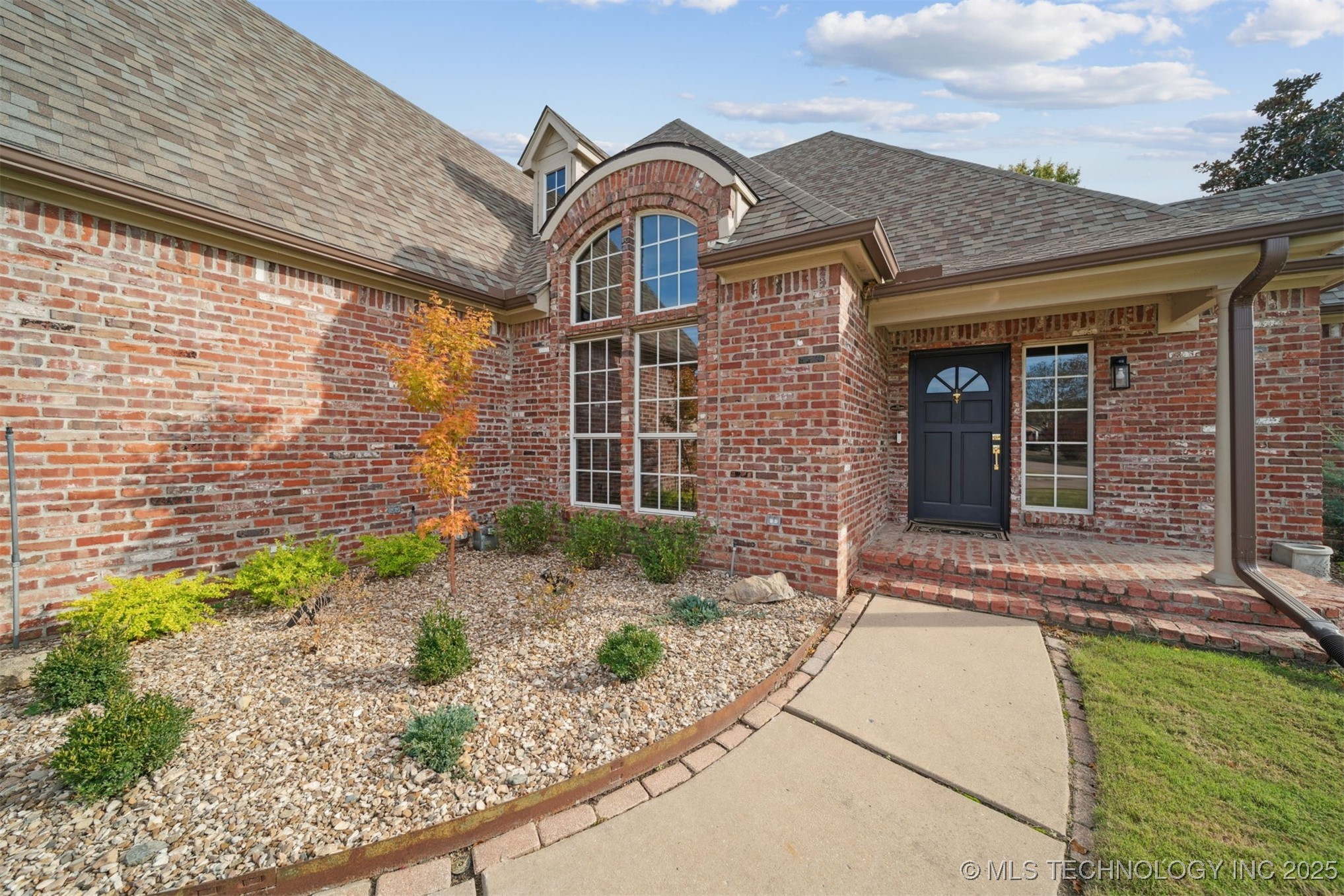 305 N Forest Ridge Boulevard Property Photo 46