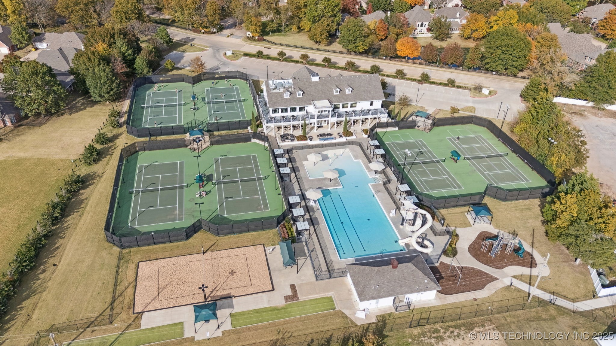 305 N Forest Ridge Boulevard Property Photo 48