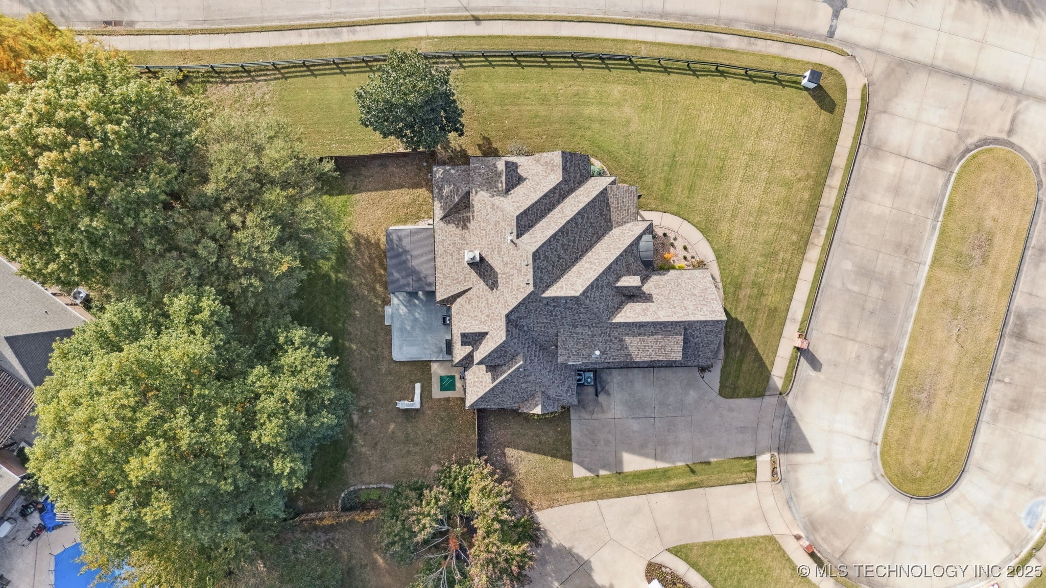 305 N Forest Ridge Boulevard Property Photo 50