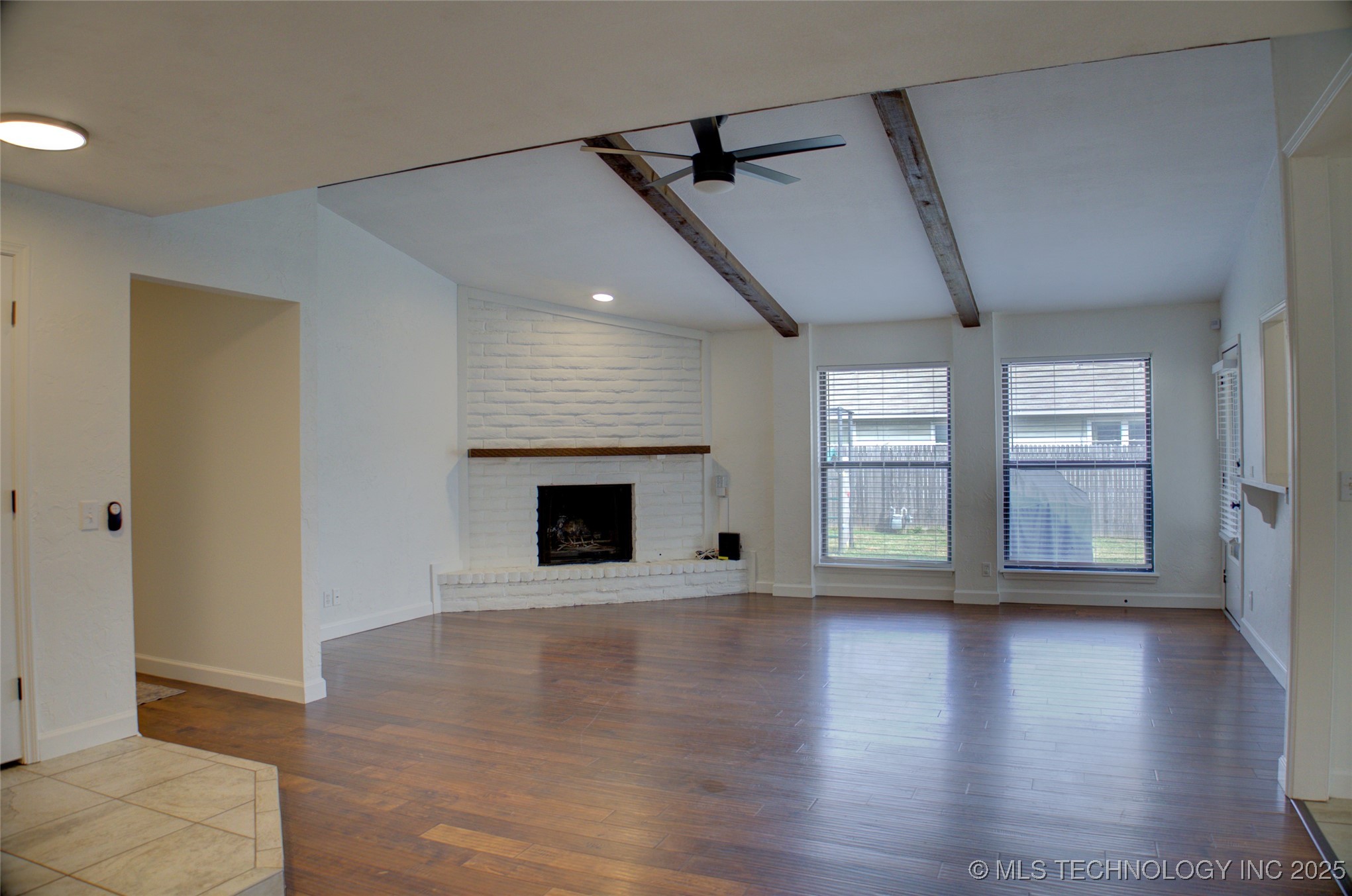 4303 S Lakewood Avenue Property Photo 7