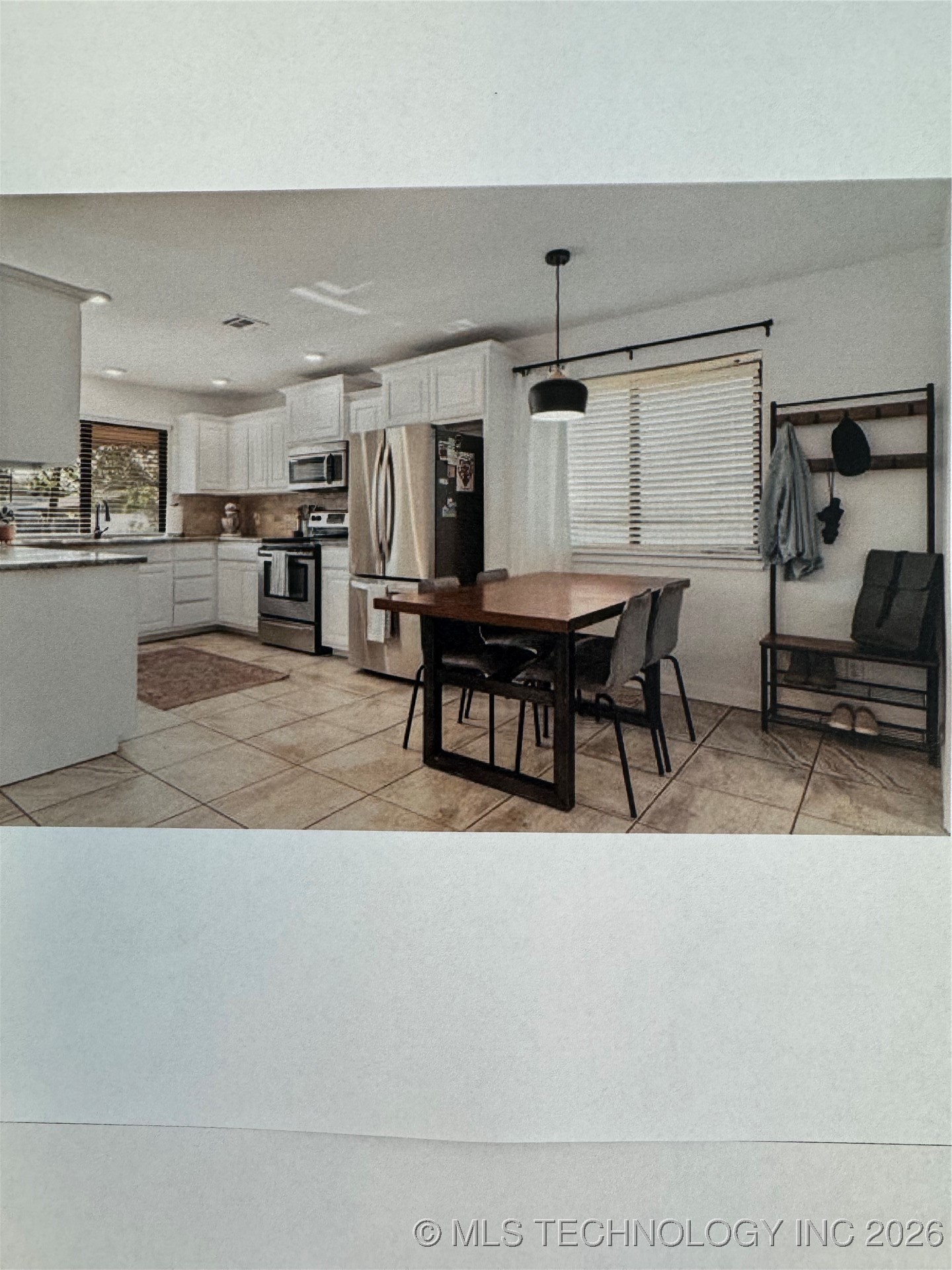 4303 S Lakewood Avenue Property Photo 11