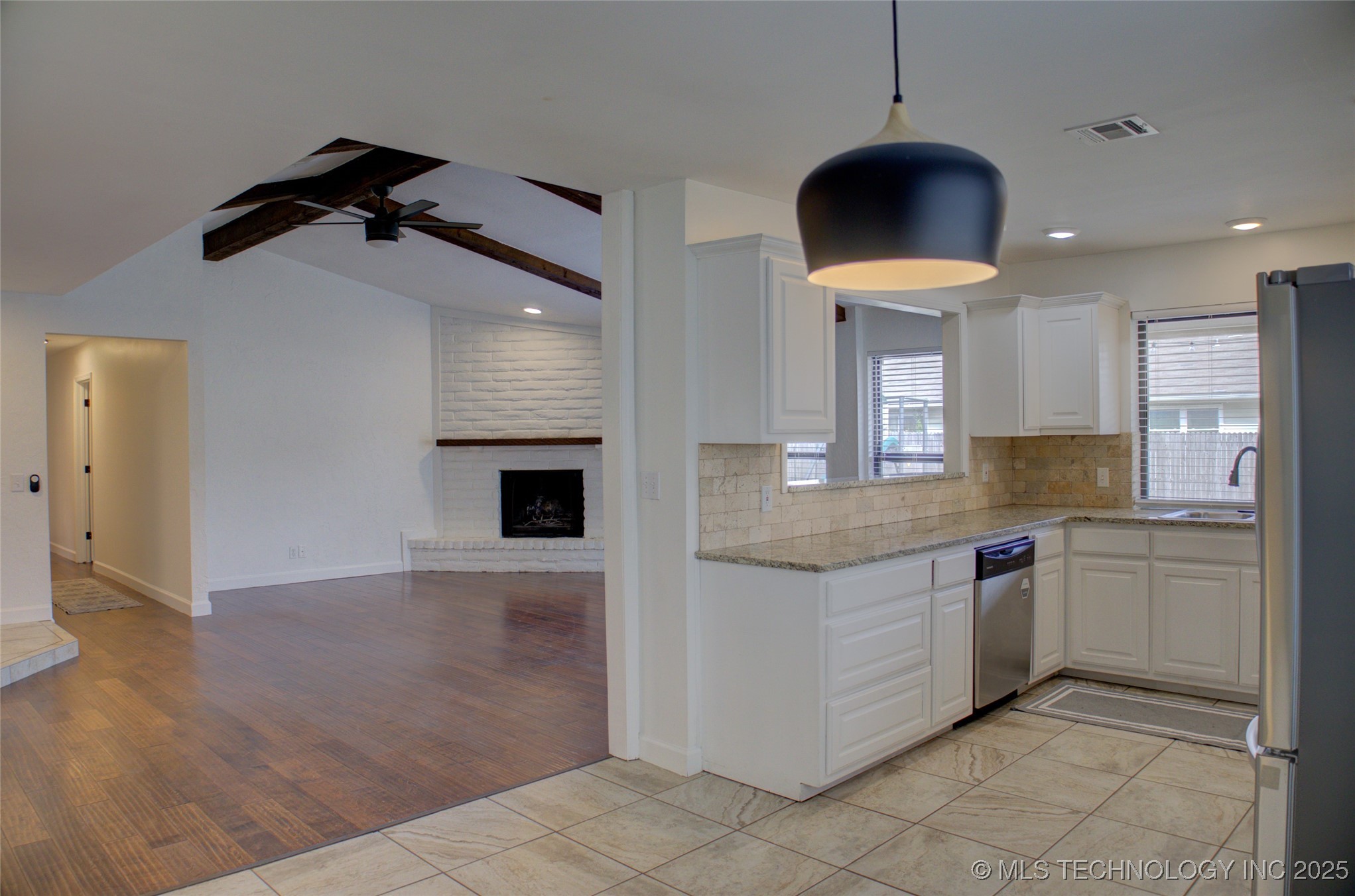 4303 S Lakewood Avenue Property Photo 12