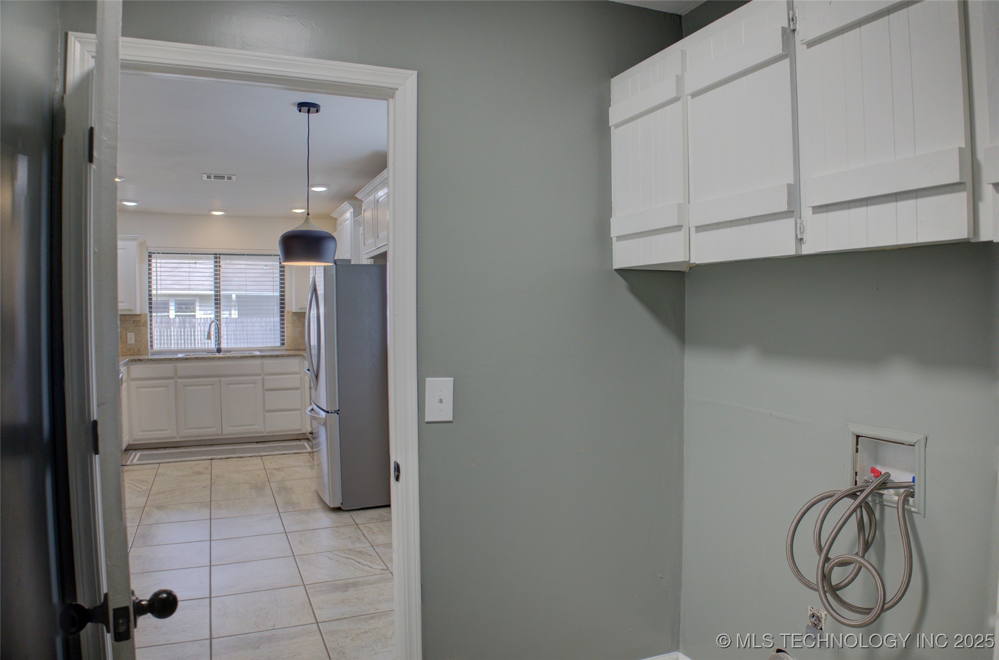 4303 S Lakewood Avenue Property Photo 17