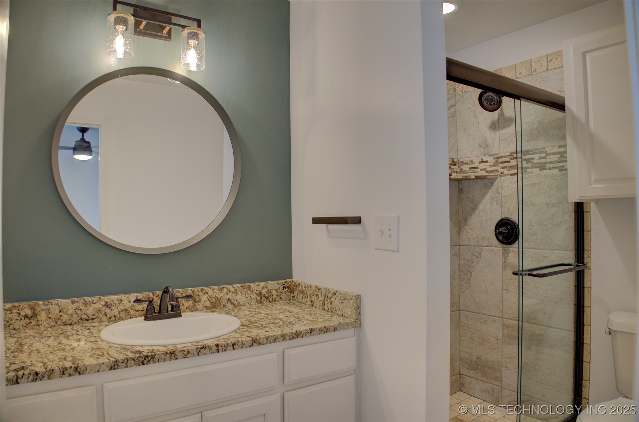 4303 S Lakewood Avenue Property Photo 20