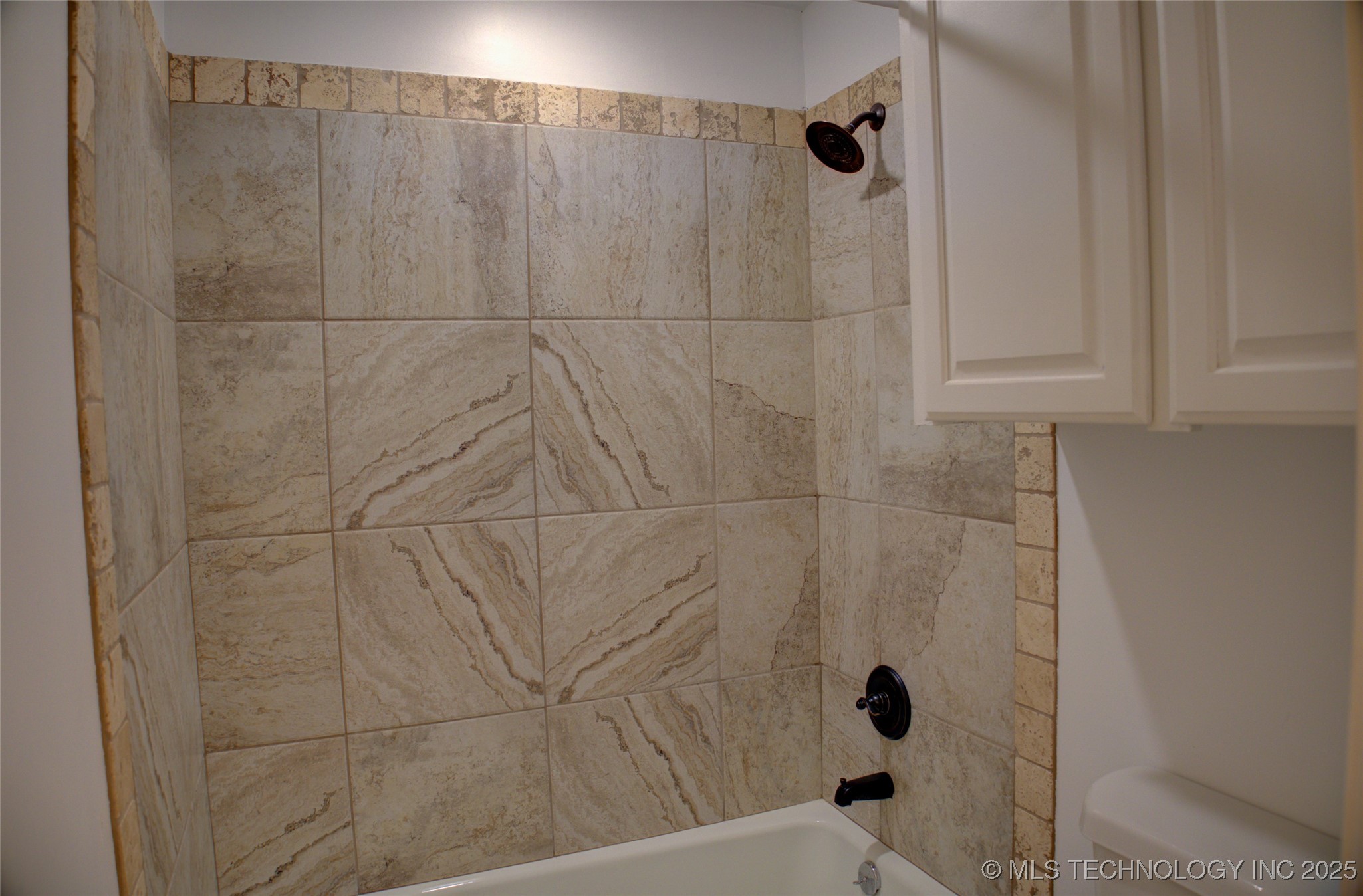 4303 S Lakewood Avenue Property Photo 23