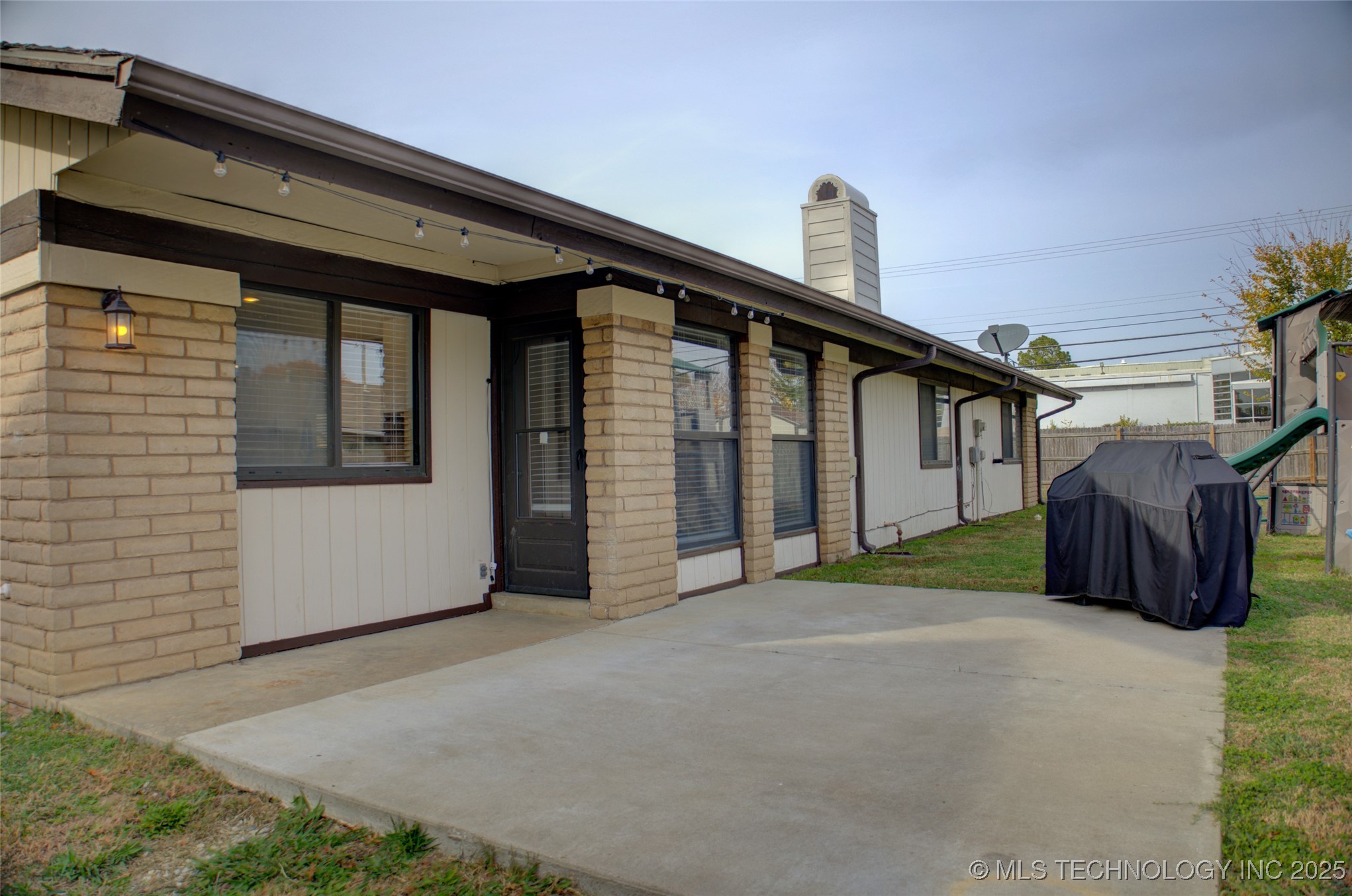 4303 S Lakewood Avenue Property Photo 29