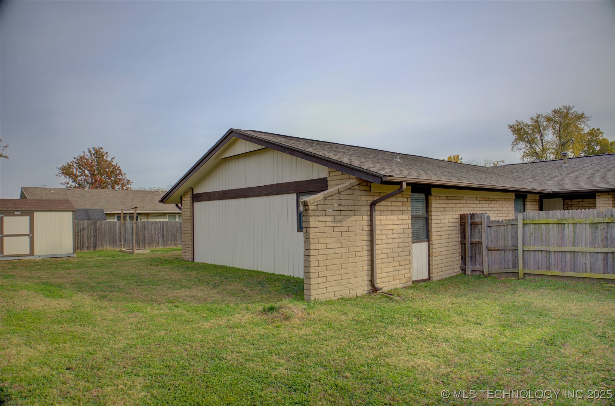 4303 S Lakewood Avenue Property Photo 32