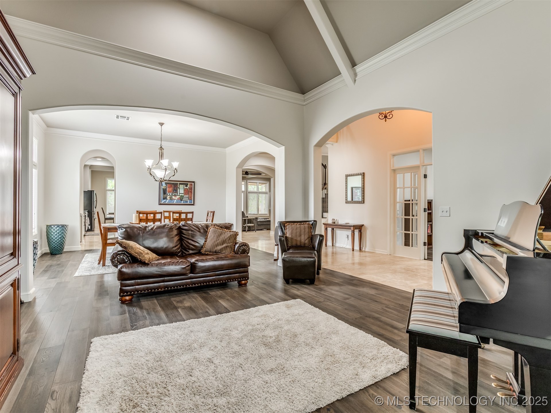 3661 S Lewis Avenue Property Photo 7