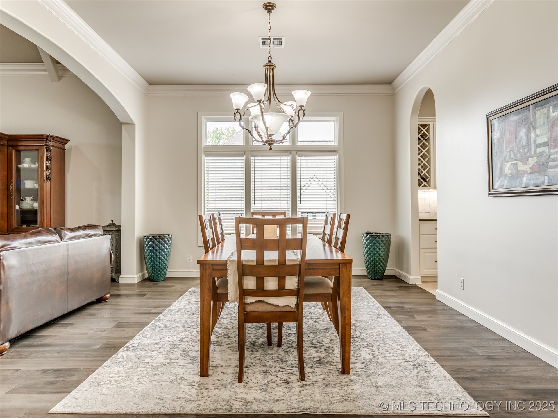 3661 S Lewis Avenue Property Photo 10