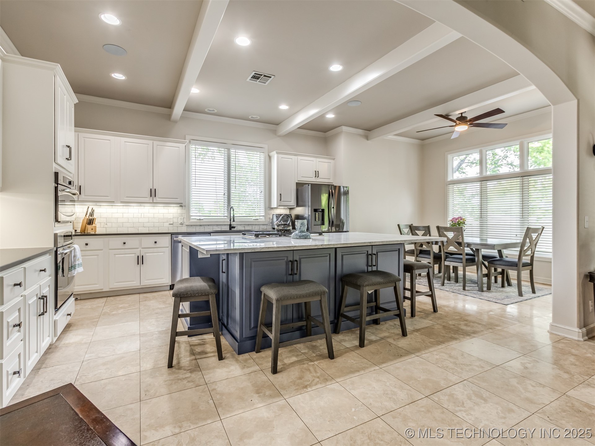 3661 S Lewis Avenue Property Photo 11