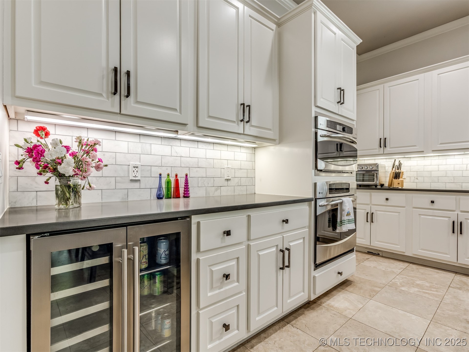 3661 S Lewis Avenue Property Photo 13