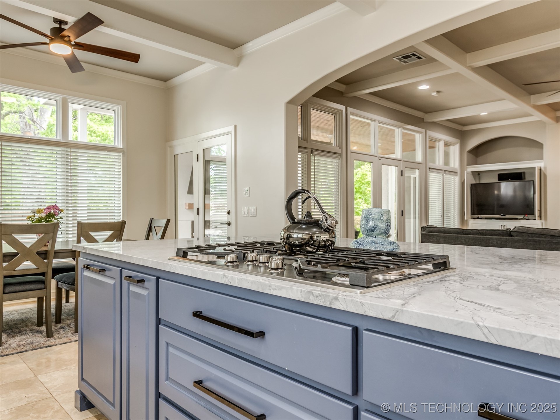 3661 S Lewis Avenue Property Photo 15